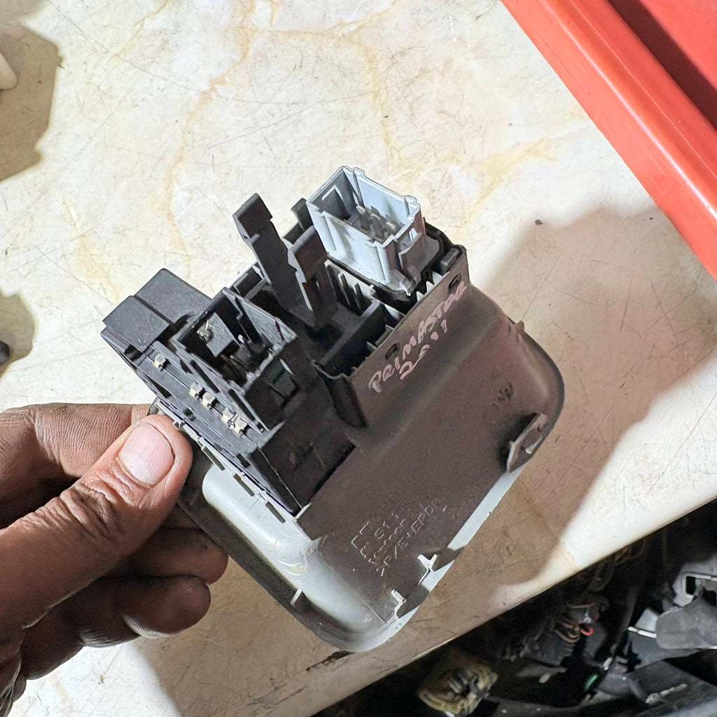 2001-2014 RENAULT PRIMASTER HEADLIGHT ADJUSTER SWITCH 8200020063