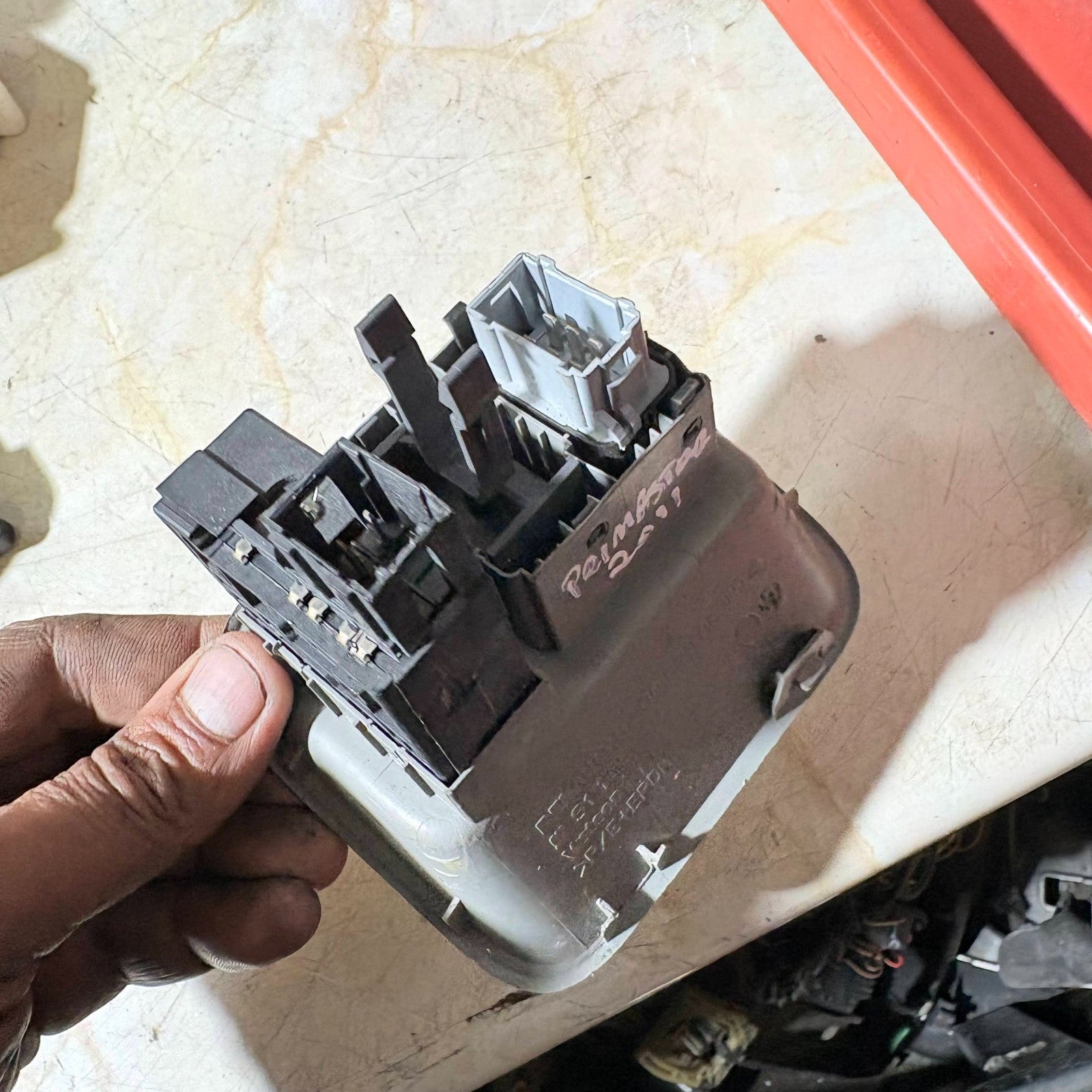 2001-2014 RENAULT PRIMASTER HEADLIGHT ADJUSTER SWITCH 8200020063