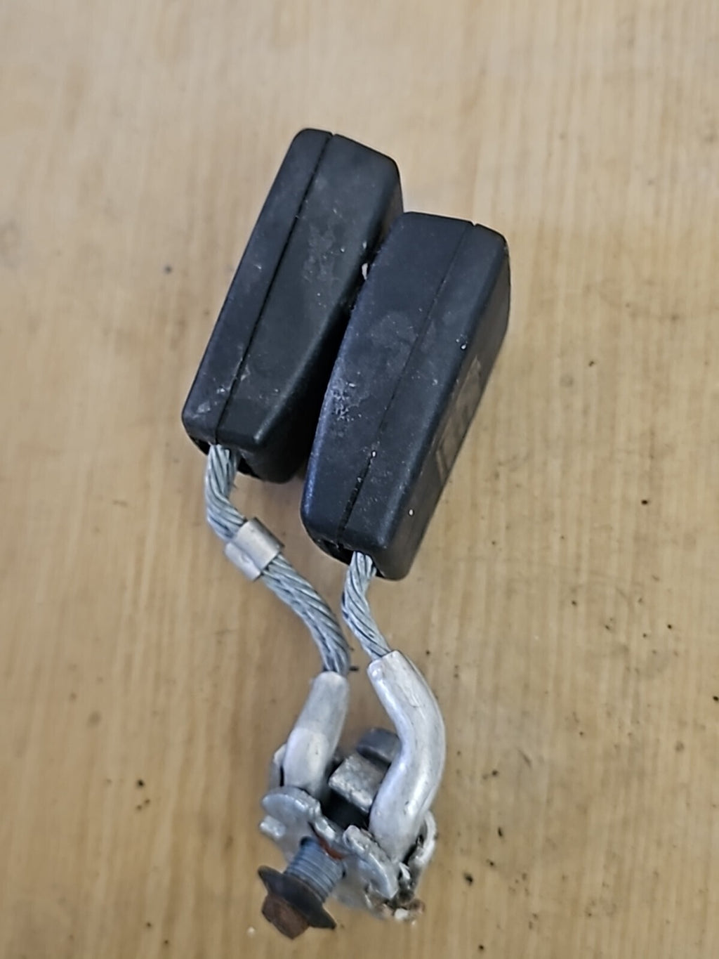 2009 VW JETTA 1.9 TDI 4DR PASSENGER SIDE REAR LEFT TWIN BELT BUCKLE 1K0857739H