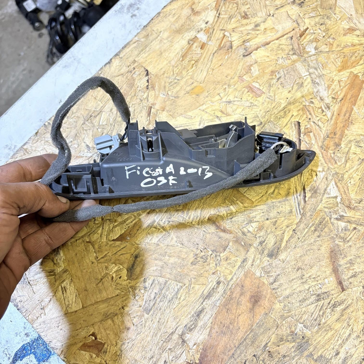 Ford Fiesta 2017-2023 Mk7 INTERIOR DOOR HANDLE RIGHT DRIVER SIDE FRONT
