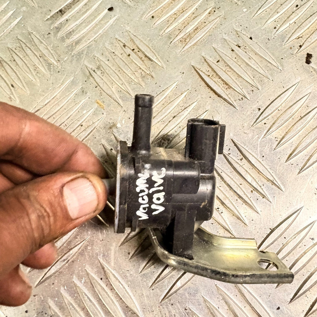 TOYOTA PRIUS 2009-2015 1.8 HYBRID VACUUM SOLENOID SWITCH 90910-12276