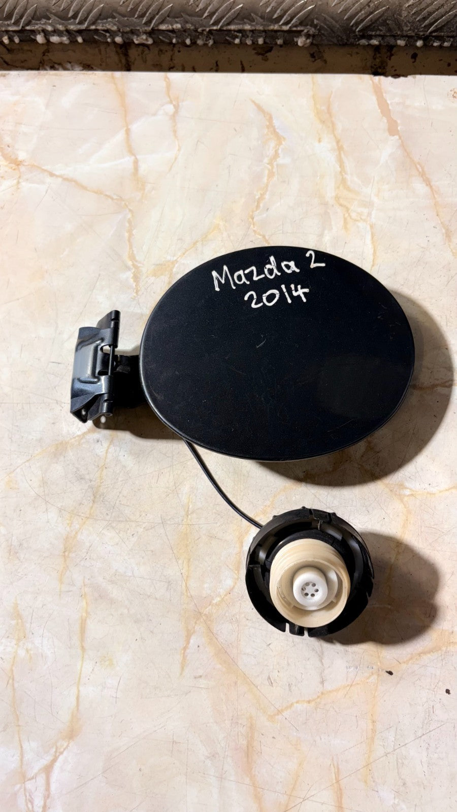 2007-2014 Mazda 2 Gas Fuel Door Lid With Cap