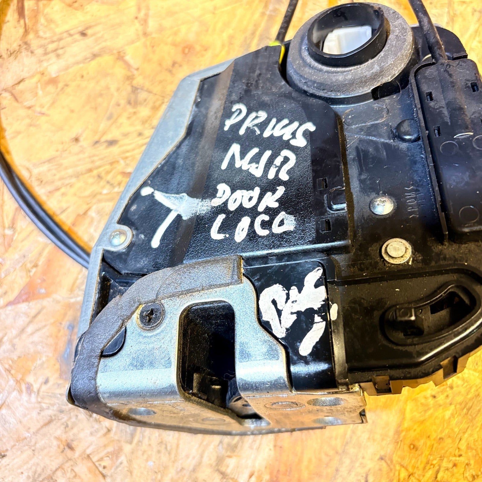 TOYOTA PRIUS MK2 05-09 REAR LEFT PASSENGERS DOOR LOCK MECHANISM 69274-47020