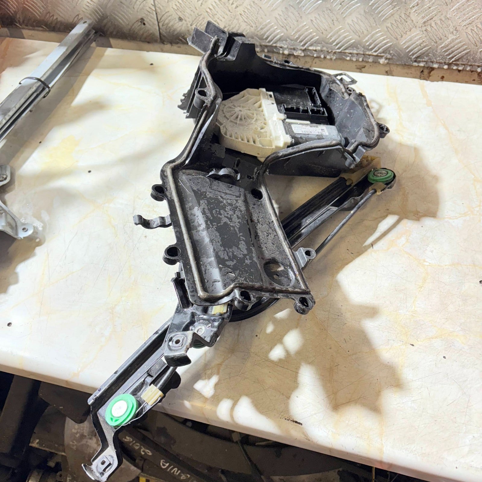 2009-2012 SEAT LEON MK2 DRIVER FRONT RIGHT WINDOW REGULATOR 1P0837402T