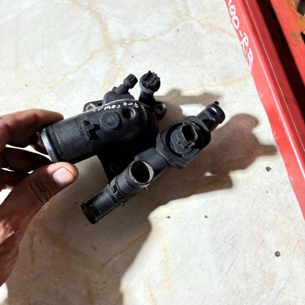 Thermostat Housing Outlet 1.9 dCi Trafic II 01-14 Vivaro A 8200074346