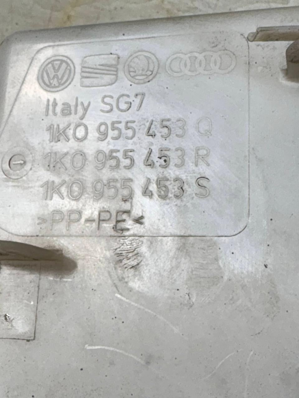 A3 2003-2013 WIND SCREEN WASHER TANK IKO 955 453
