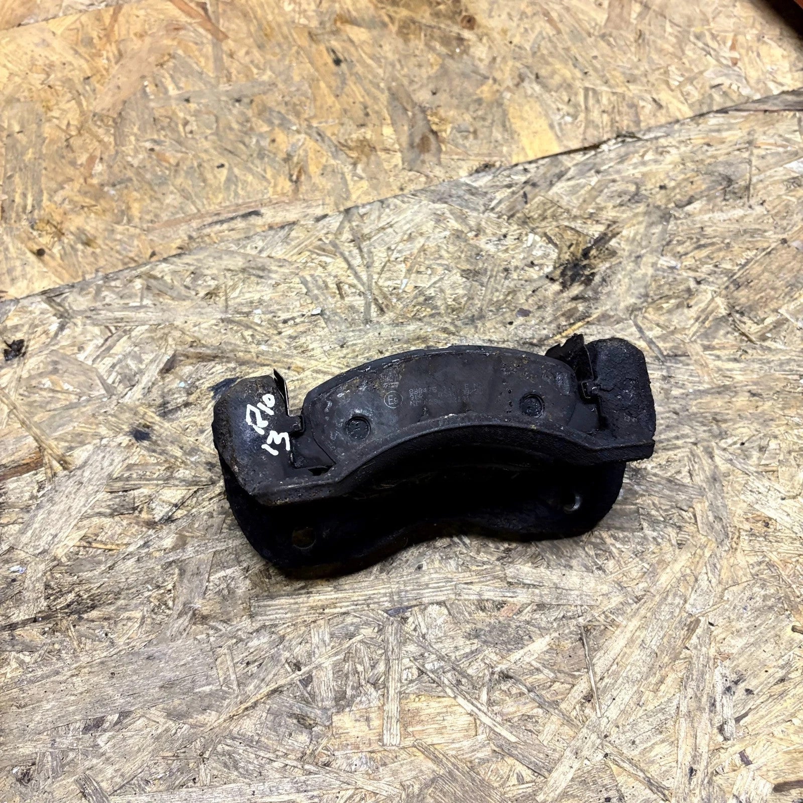 Kia Rio 2013 Brake Caliper Carrier Bracket Mounting Support ()