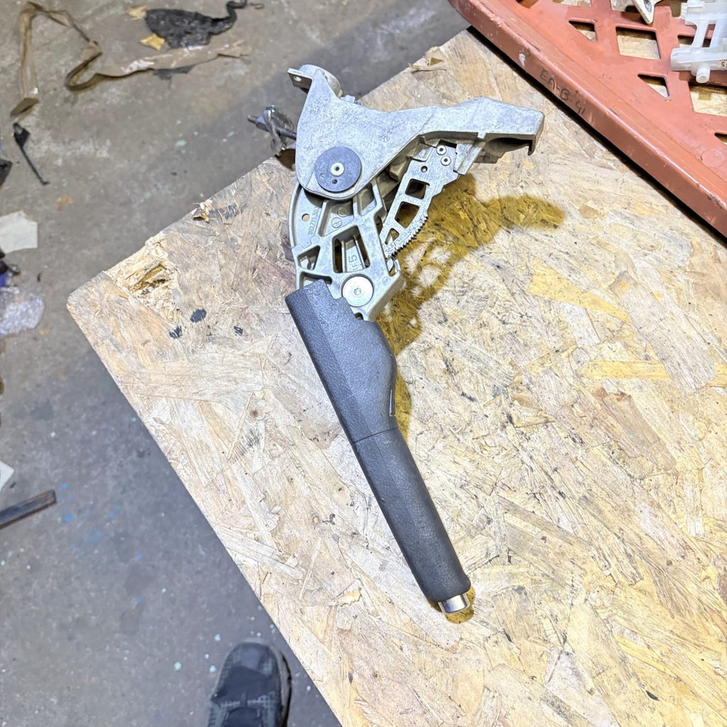 VW GOLF 1K0711303M HAND PARKING BRAKE LEVER 2008-2012