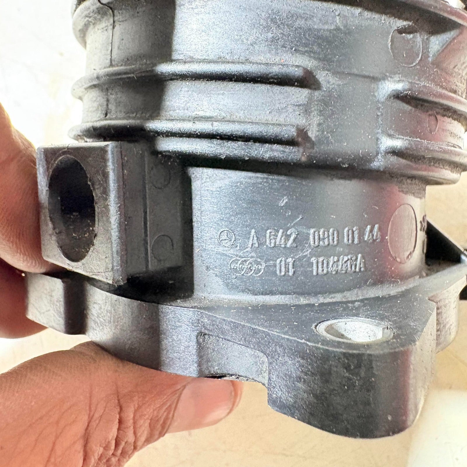 Mercedes CherokeeThrottle Body Air Intake Pipe A6420900144
