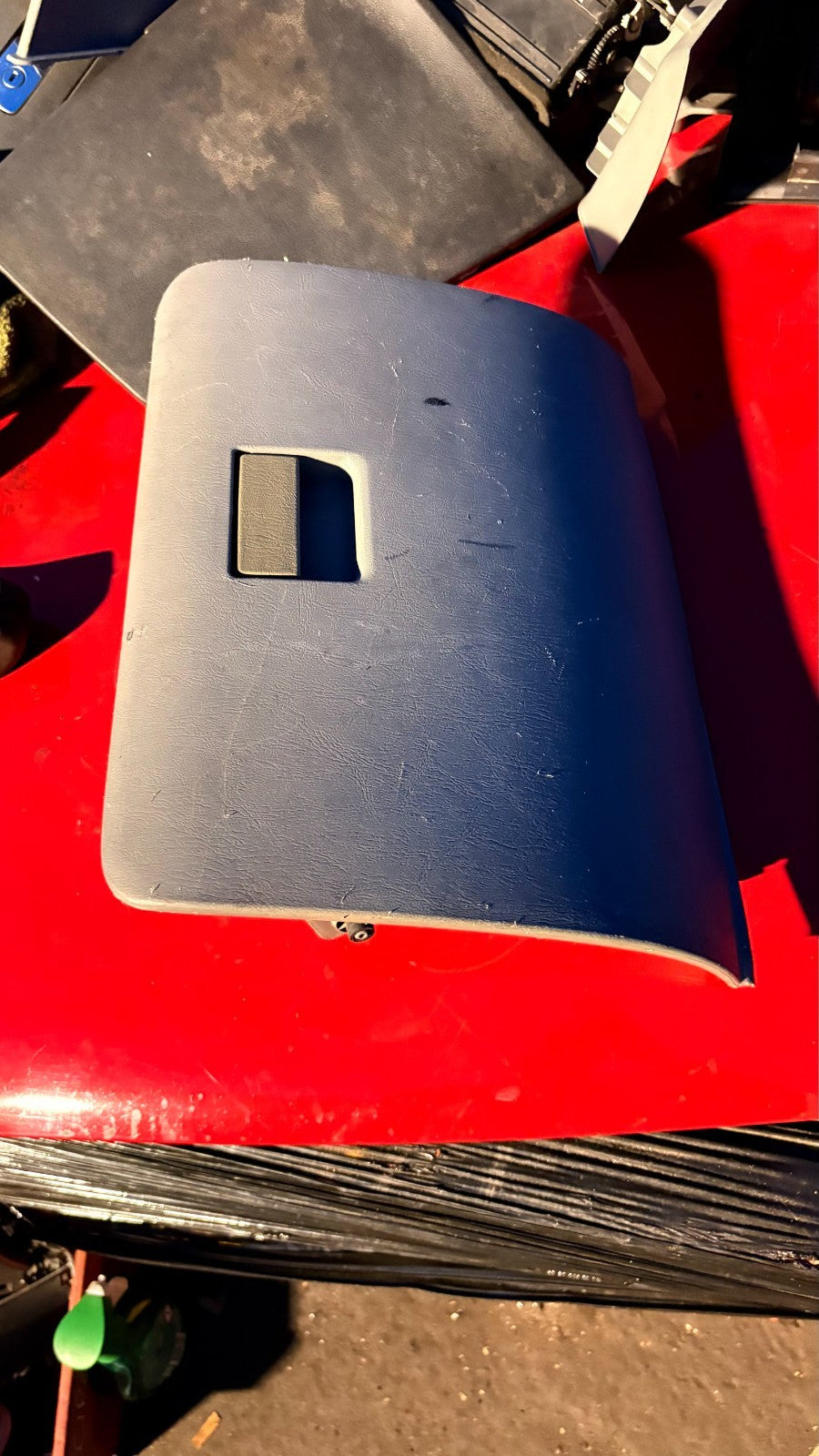 Kia Sedona Glove Box Storage Compartment 2004