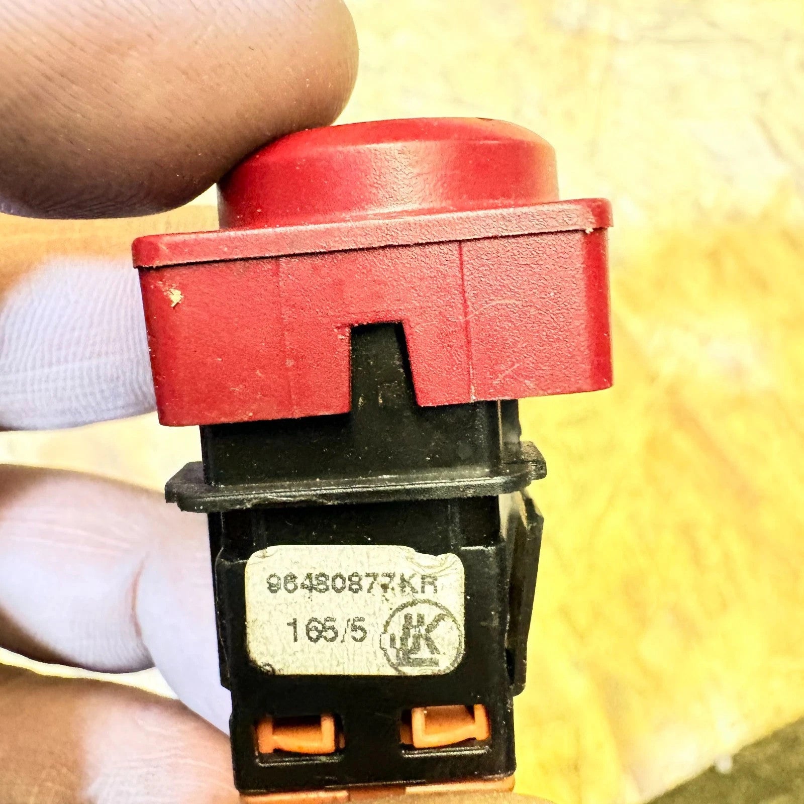 2004-2010 CITROEN C4 1.6 PETROL HAZARD LIGHT WARNING SWITCH