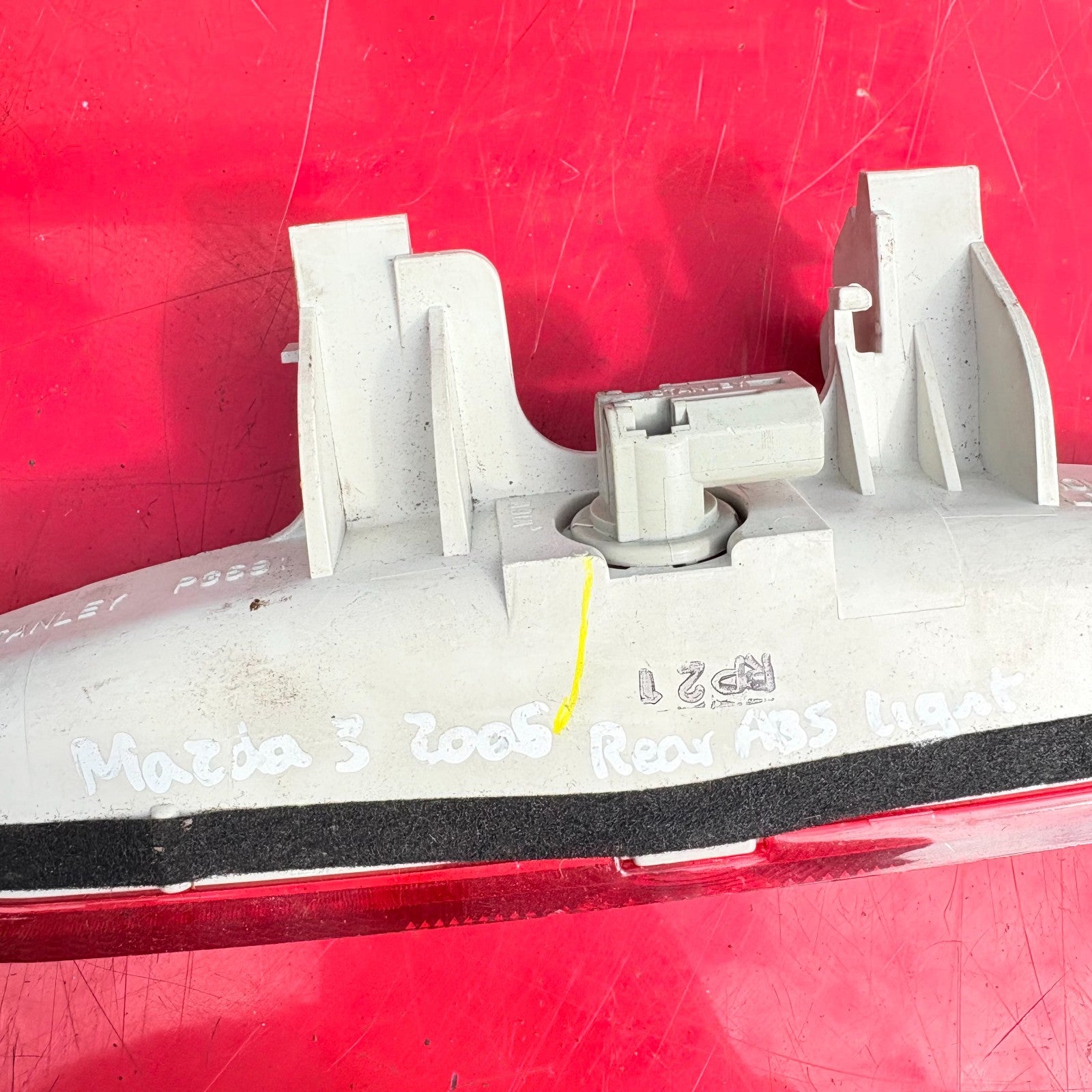 mazda 3 rear centre brake light 2005