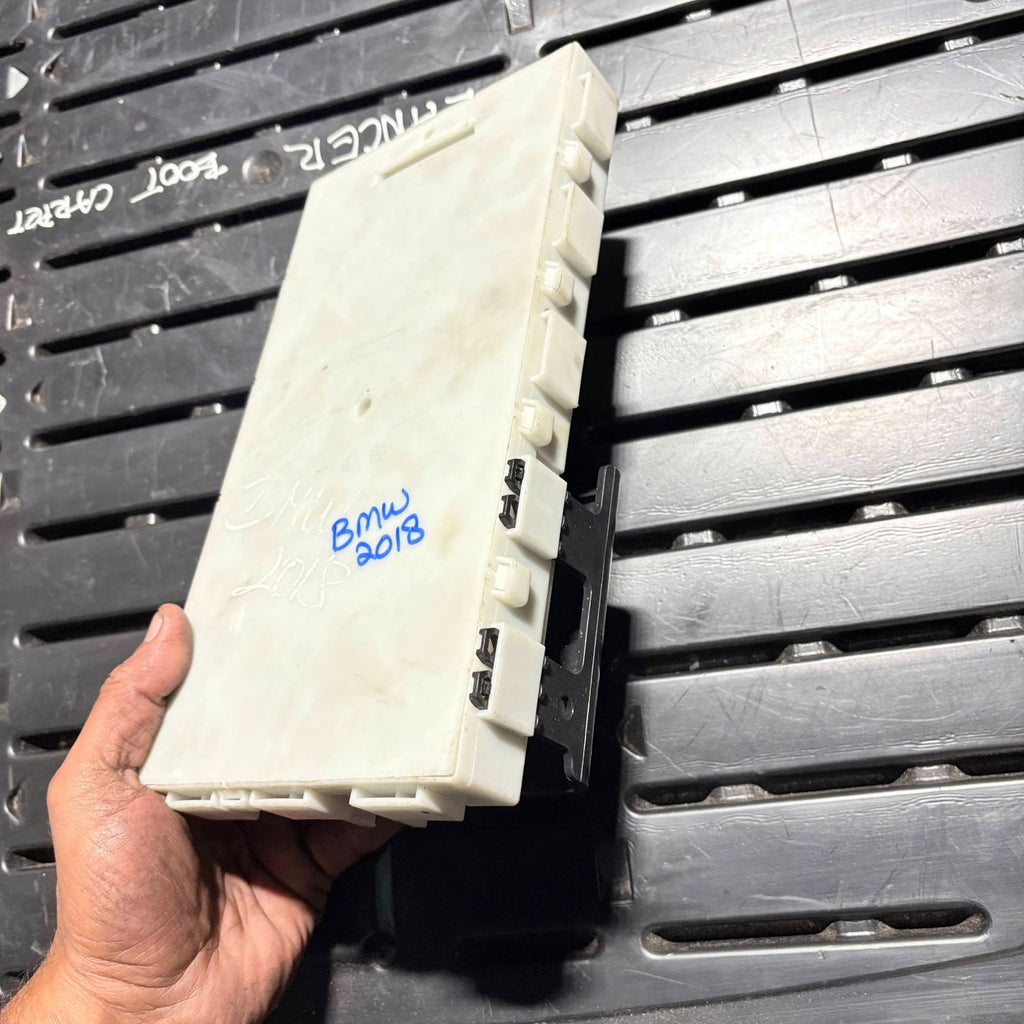 BMW FEM Fuse Box Front Electronic Module 8733505-01 F20 F22 F30 F32 2014-2020