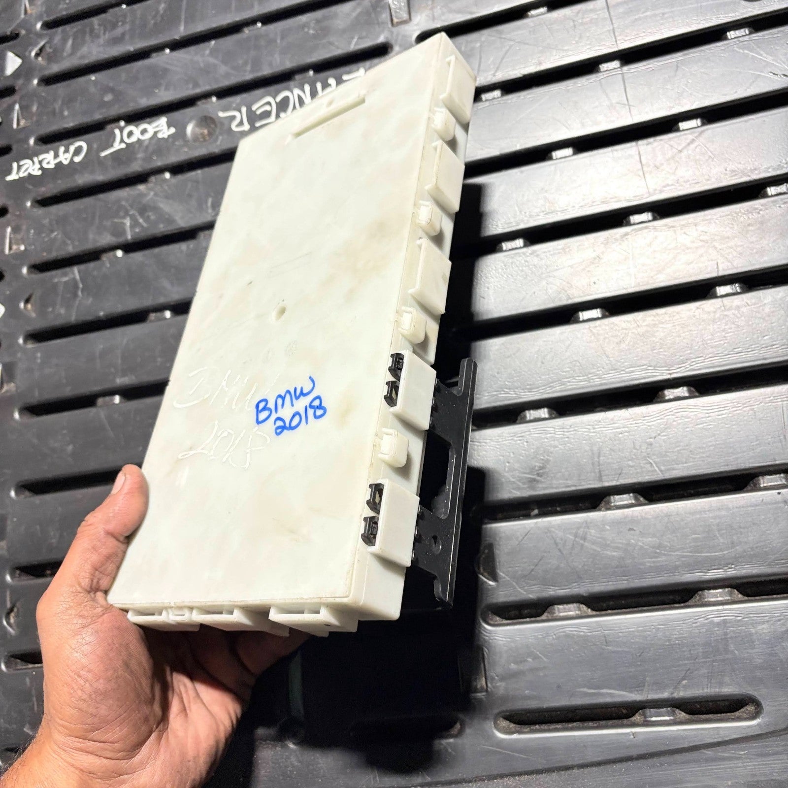 BMW FEM Fuse Box Front Electronic Module 8733505-01 F20 F22 F30 F32 2014-2020