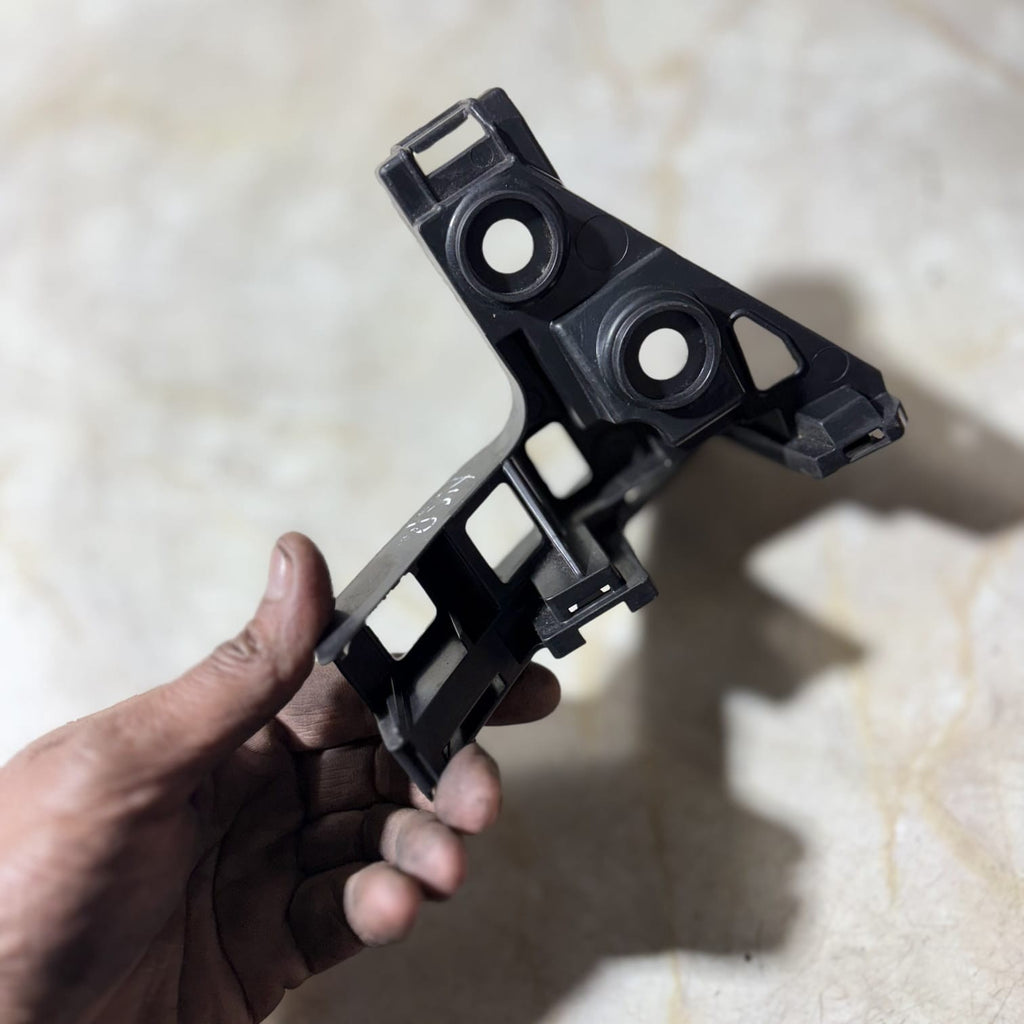 VOLKSWAGEN GOLF MK7 REAR BUMPER MOUNT BRACKET SIDE 5G6807393A NSR