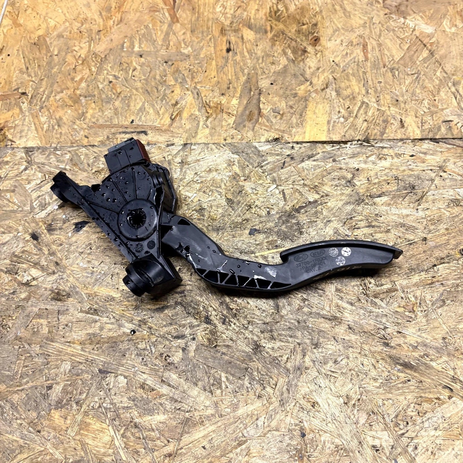 Kia Rio 2012 2013 2014 2015 2016 2017 Accelerator Throttle Pedal 32700-1RXXX