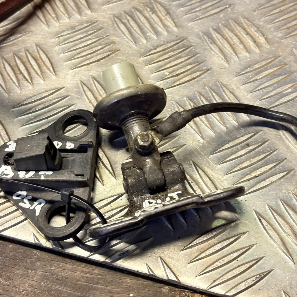 Land Rover Discovery 3-2005 tailgate trunk boot hinge latch cable BHB780020