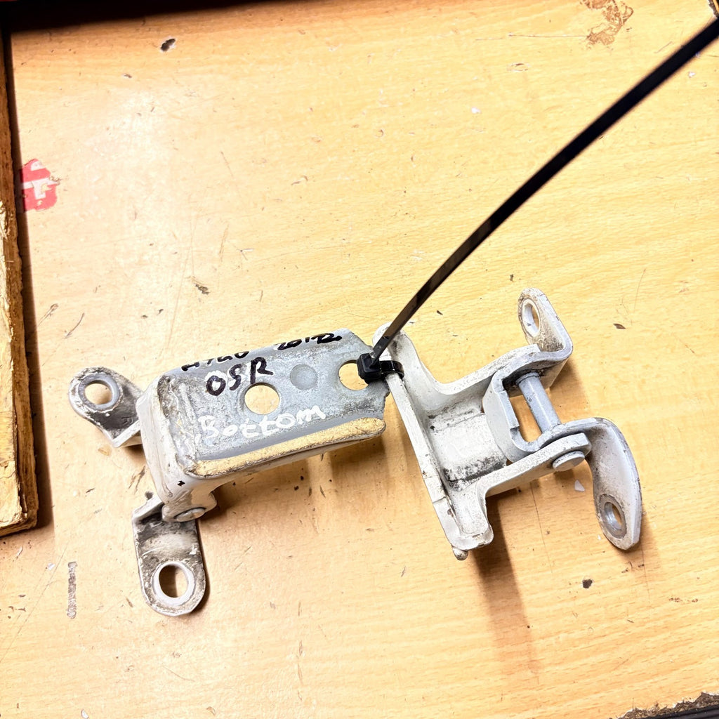 Door Hinges Top Bottom Driver Off Side Rear for Toyota Aygo 2012