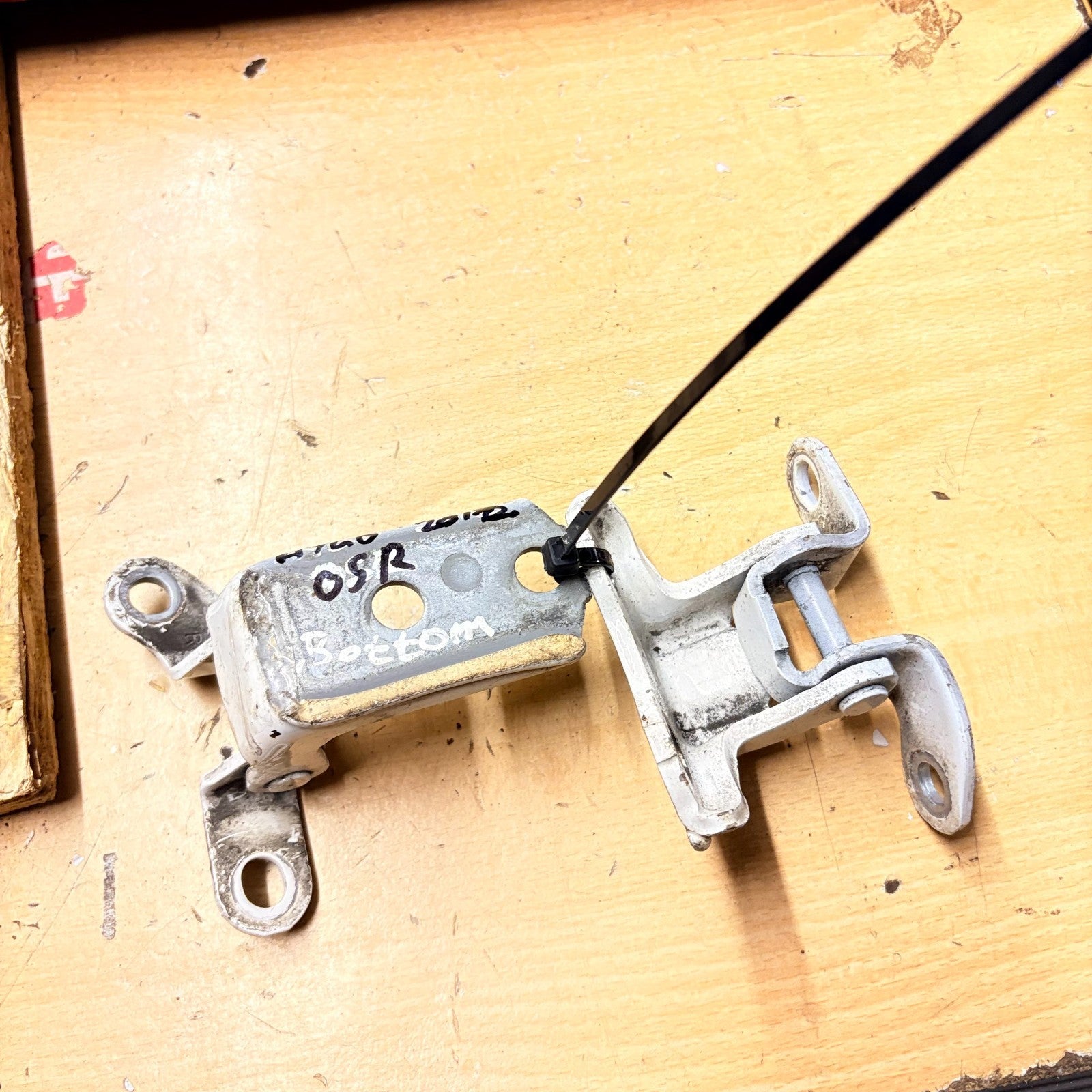 Door Hinges Top Bottom Driver Off Side Rear for Toyota Aygo 2012