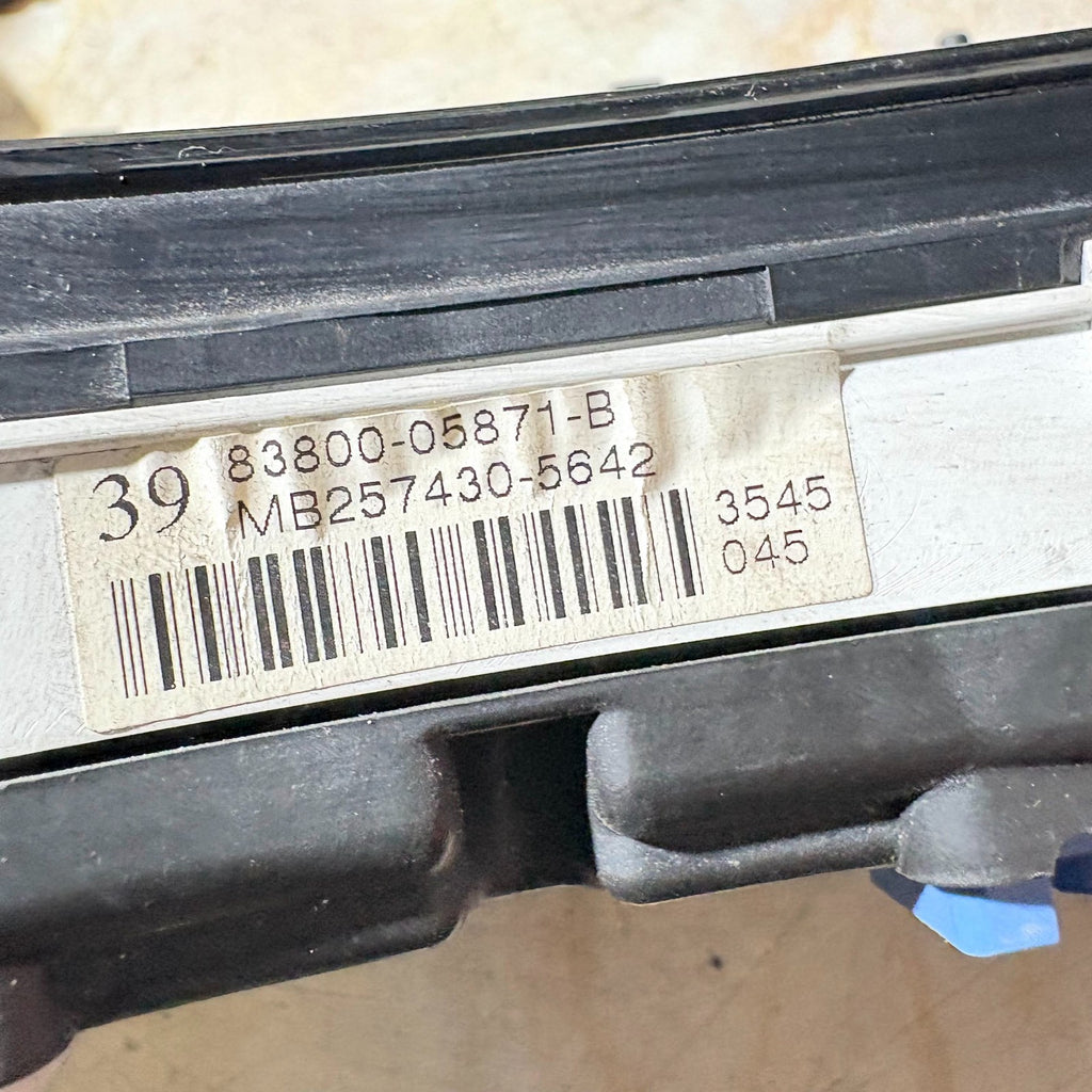 Toyota Avensis T25 2.2 D-4D Speedometer Instrument Cluster MB257430-5642