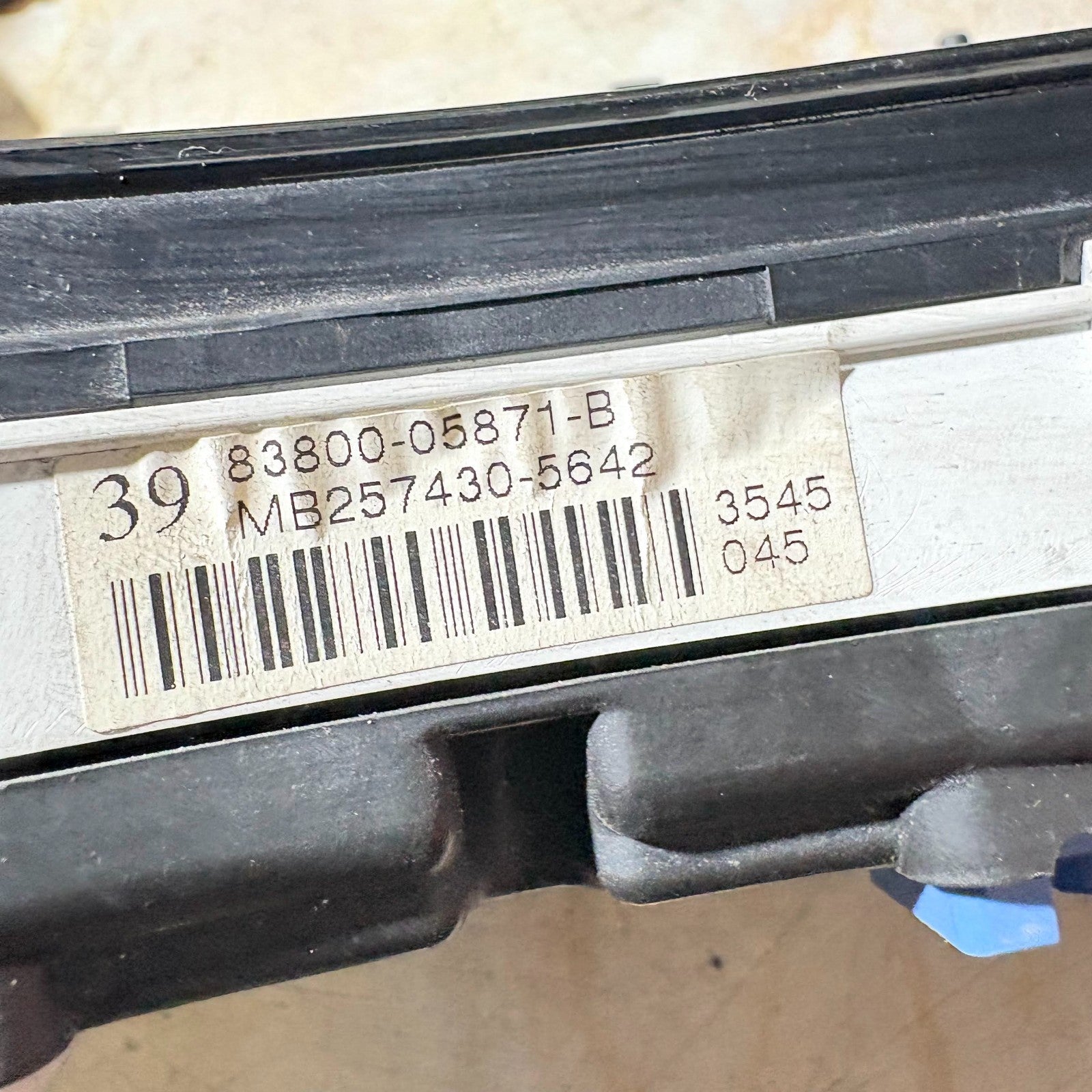 Toyota Avensis T25 2.2 D-4D Speedometer Instrument Cluster MB257430-5642