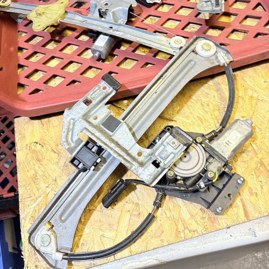 Chrysler PT Cruiser 2000-2004 Rear Right Power Window Regulator Motor 4021111803