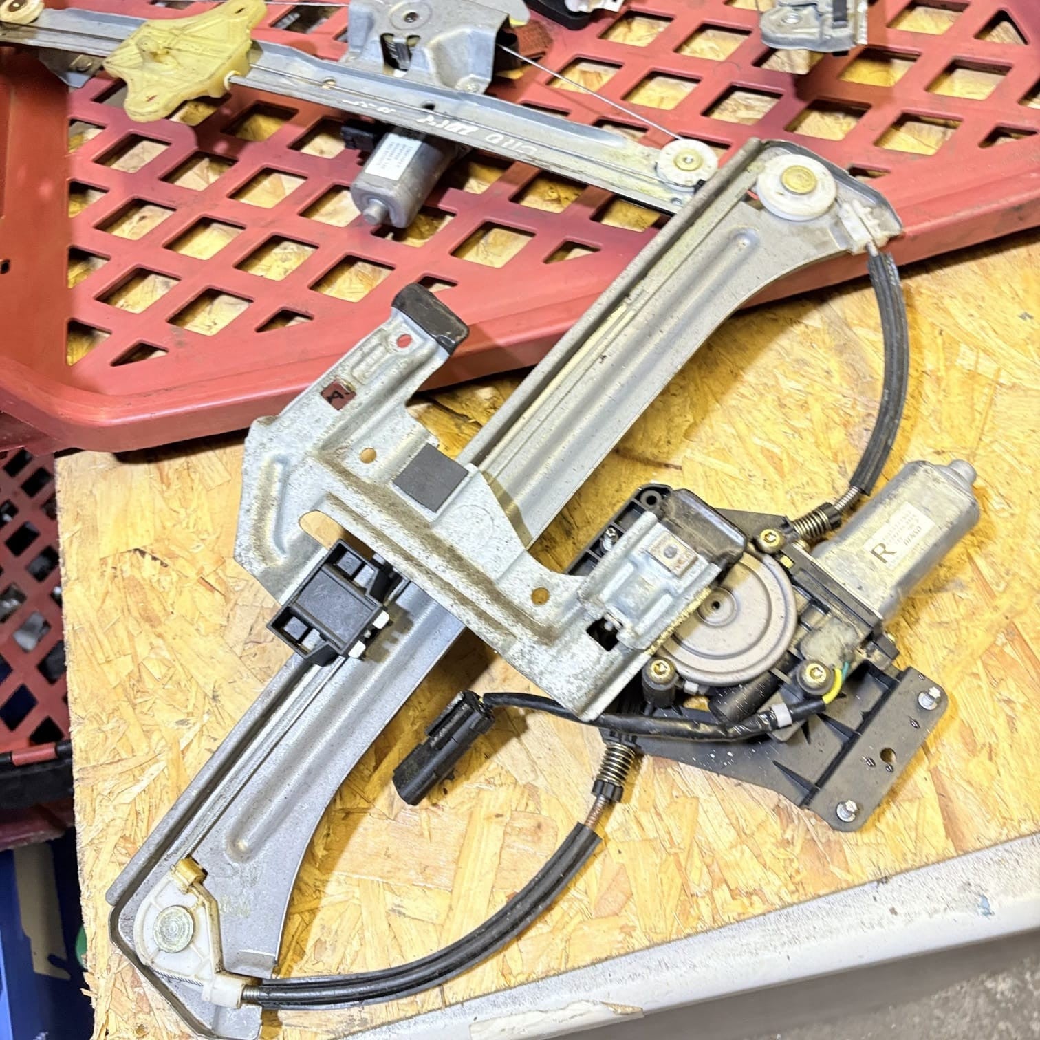 Chrysler PT Cruiser 2000-2004 Rear Right Power Window Regulator Motor 4021111803