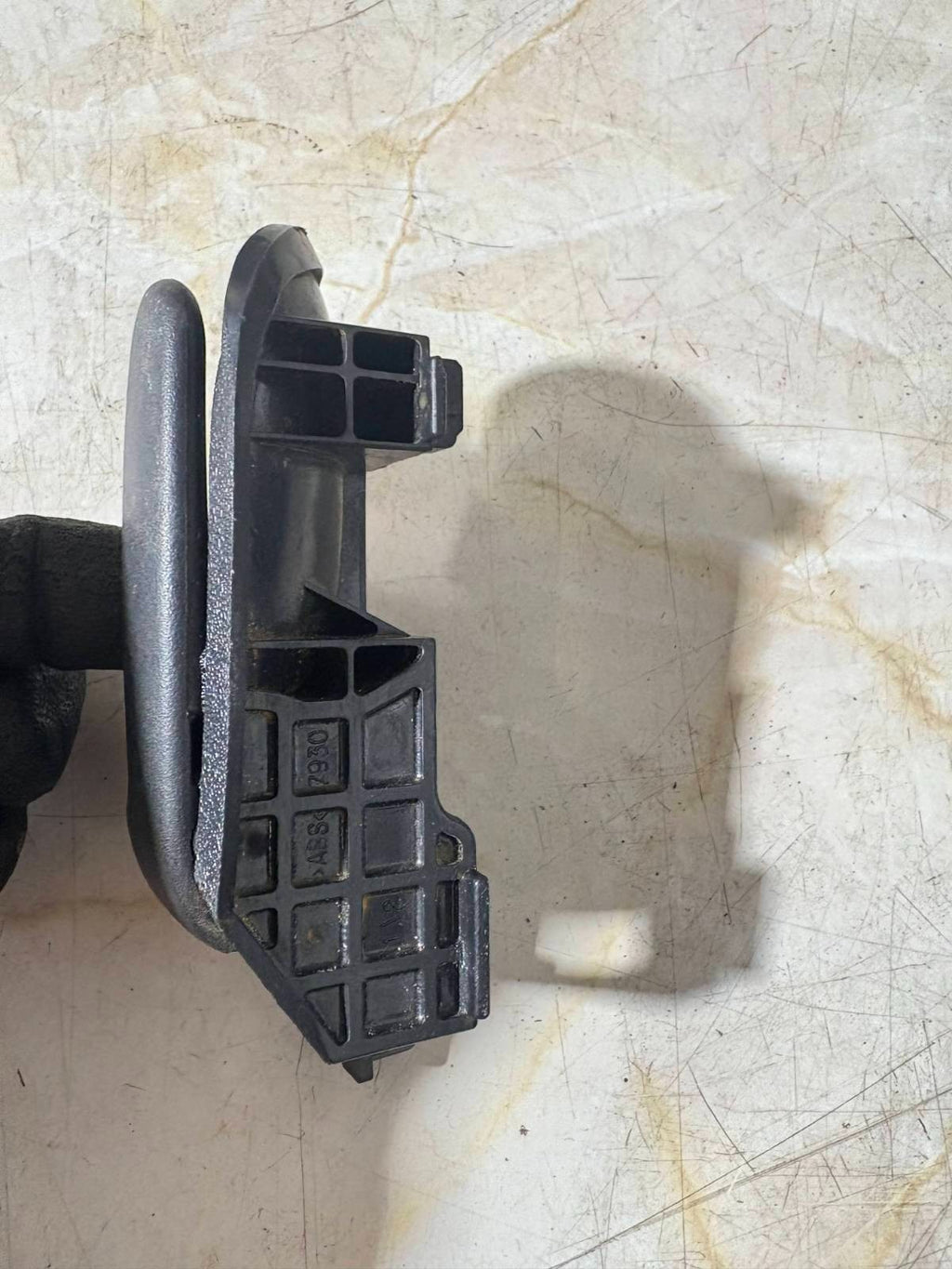 TOYOTA AYGO 2013 MK1 NSF LEFT FRONT INTERIOR DOOR HANDLE ABS7930 2007-2013