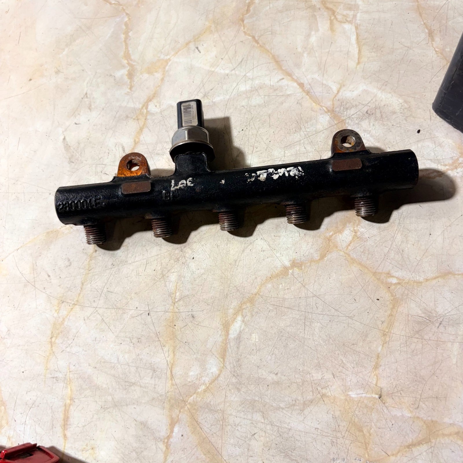 PEUGEOT 407 ENGINE FUEL RAIL 9656391180 2004-2011