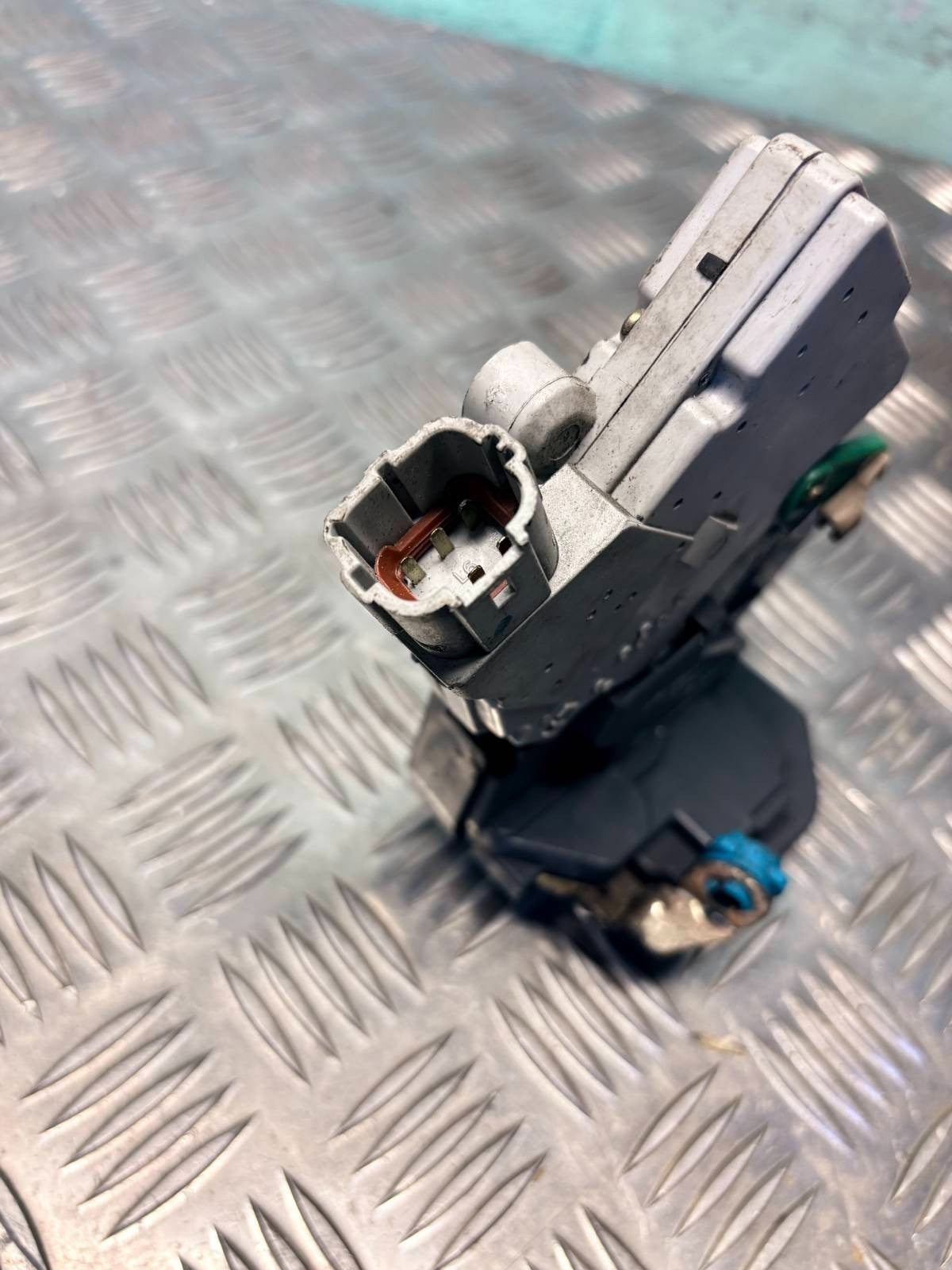 NISSAN X-TRAIL T30 T31 2001-2014 REAR LEFT PASSENGER DOOR LOCK LATCH ACTUATOR