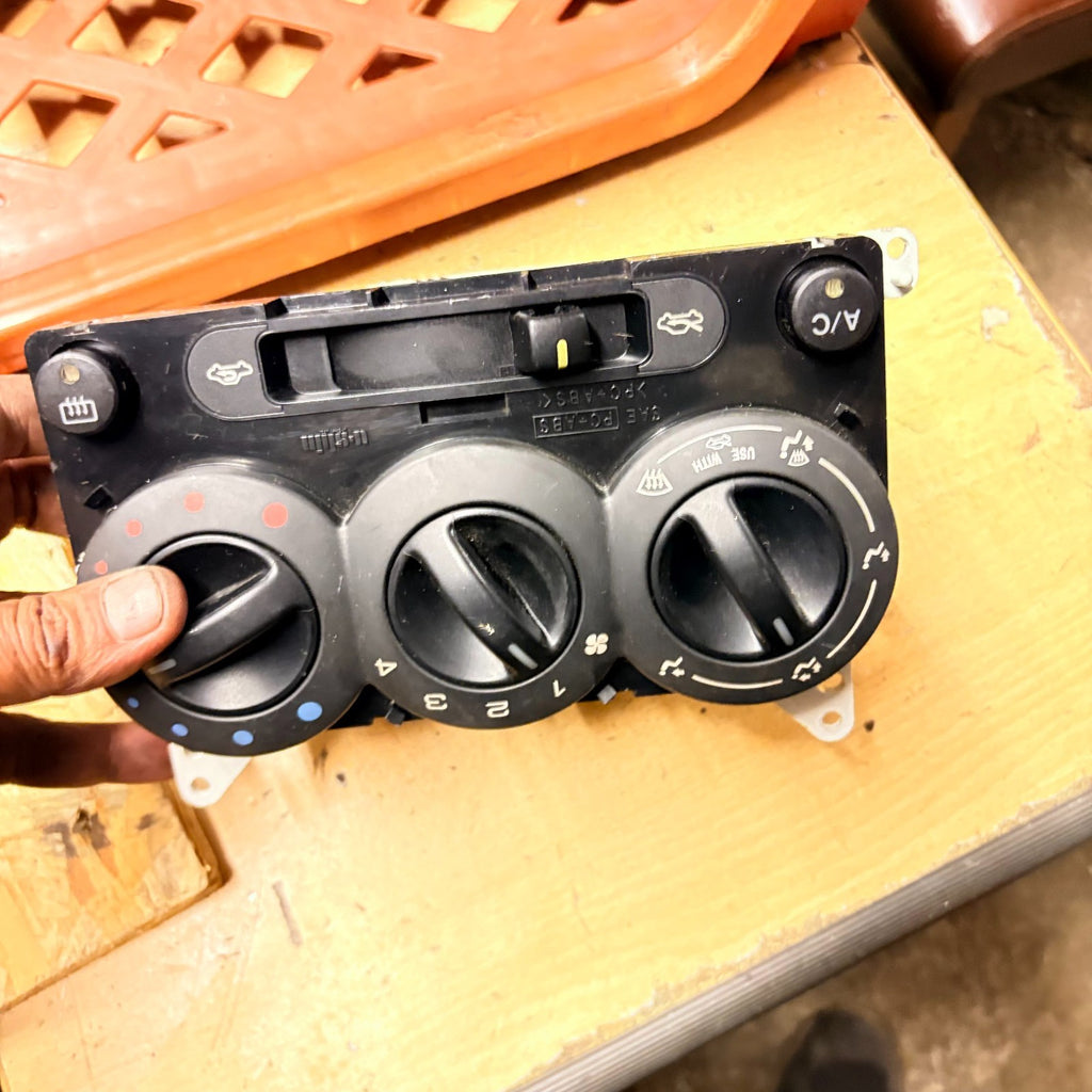 SUZUKI IGNIS 2003-2008 A/C HEATER CLIMATE CONTROL UNIT PANEL