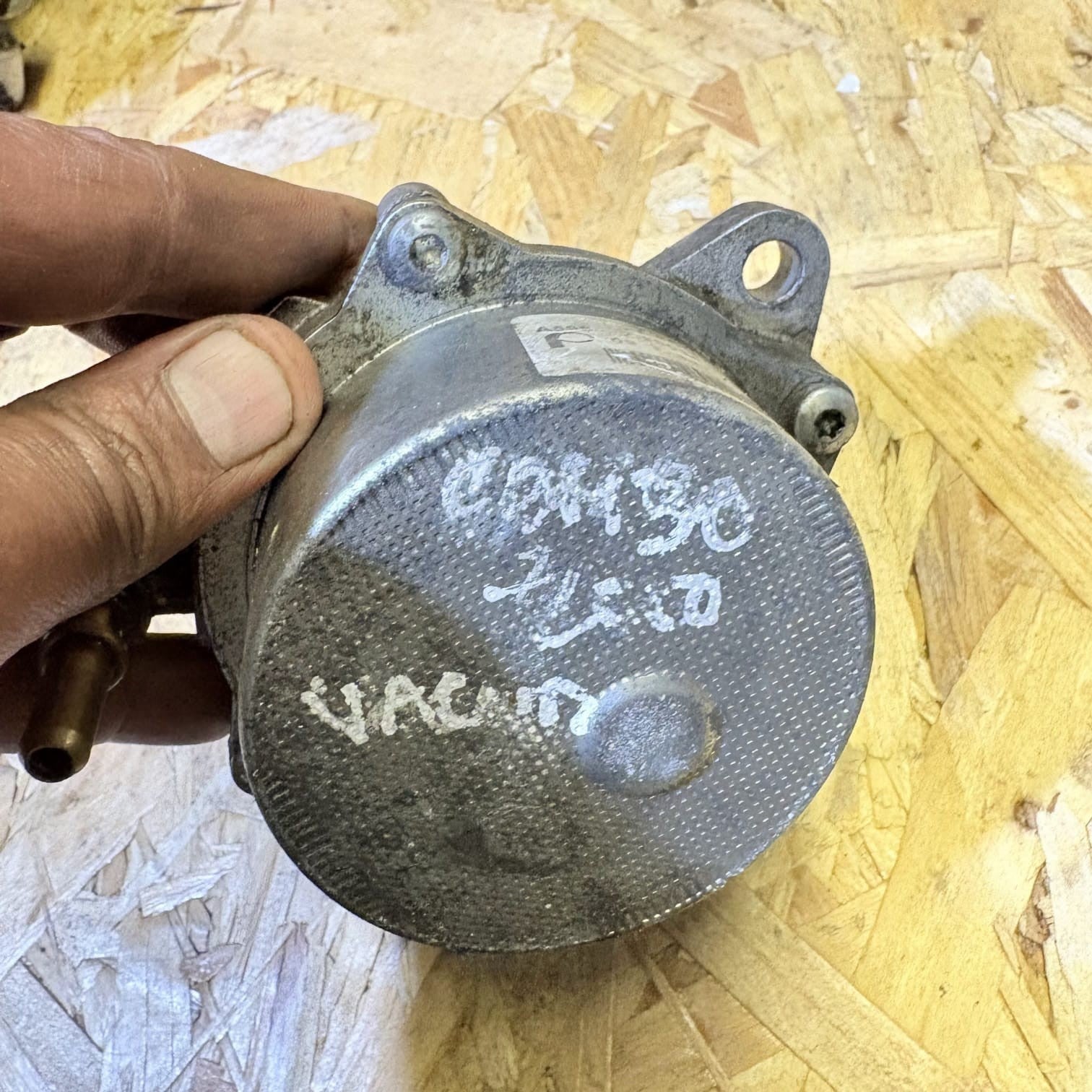 VAUXHALL CORSA D VACUUM PUMP 73501167 1.3CDTI 2010