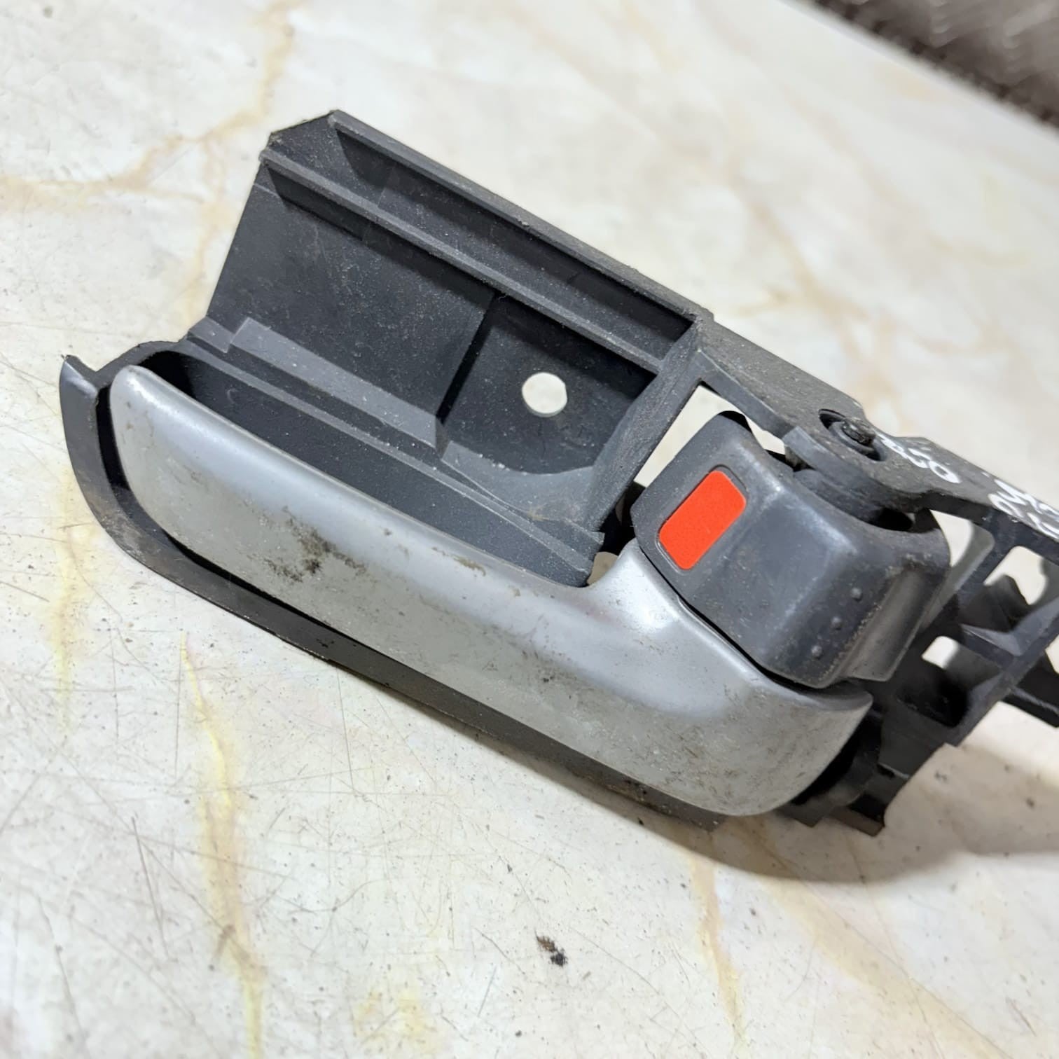 SUZUKI ALTO MK5 INTERIOR DOOR HANDLE DRIVER REAR 83110-68K0 2015 🌟