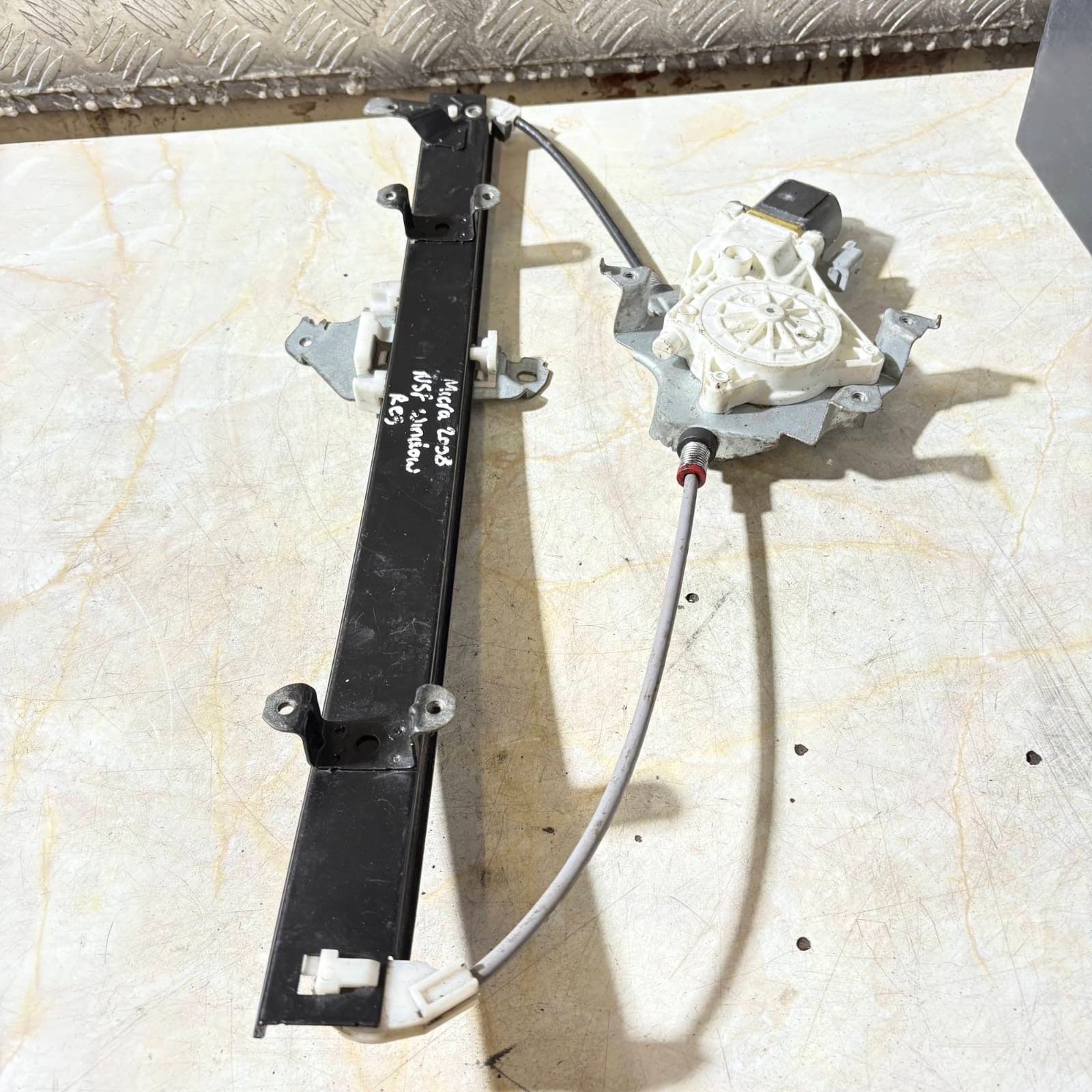 NISSAN MK1 1.1 PETROL WINDOW MOTOR PASSENGER FRONT UNIT 2008