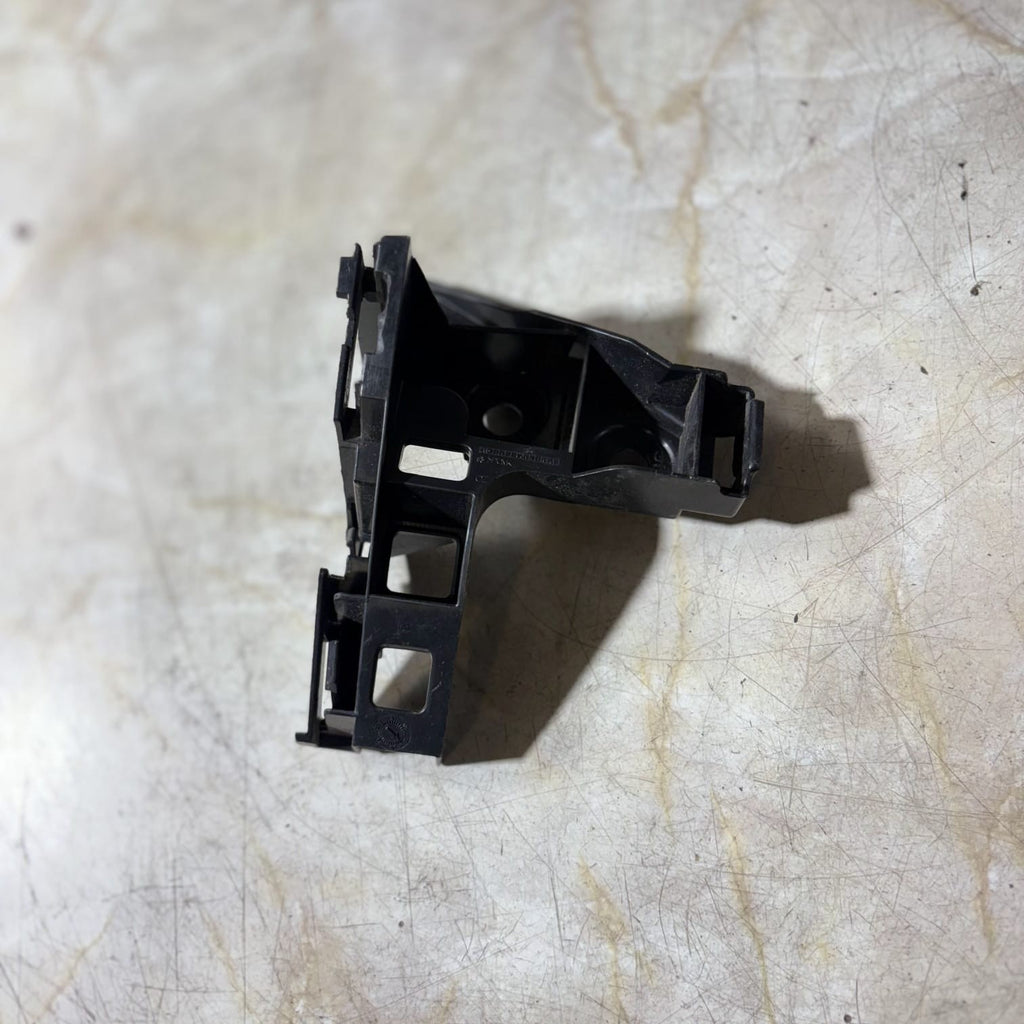 VOLKSWAGEN GOLF MK7 REAR BUMPER MOUNT BRACKET SIDE 5G6807393A NSR