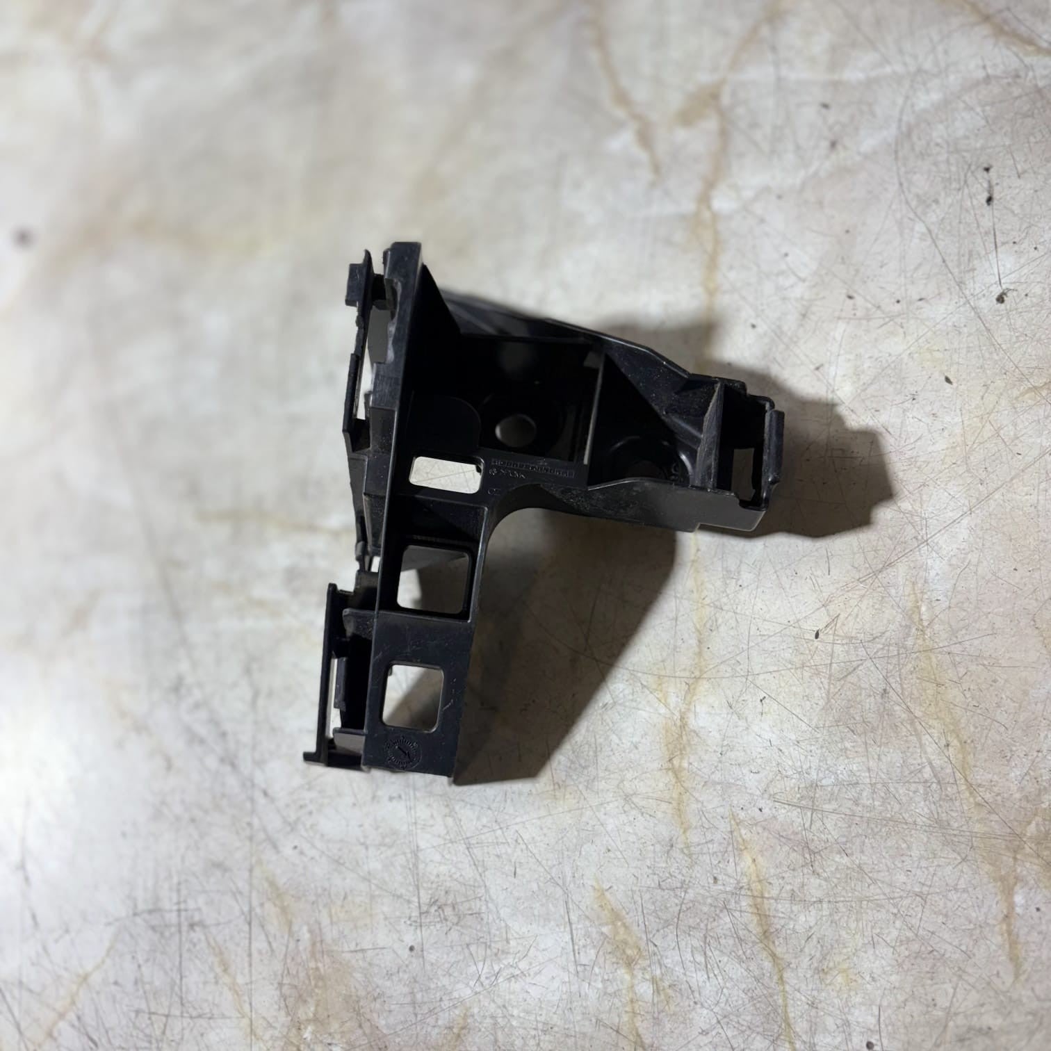 VOLKSWAGEN GOLF MK7 REAR BUMPER MOUNT BRACKET SIDE 5G6807393A NSR