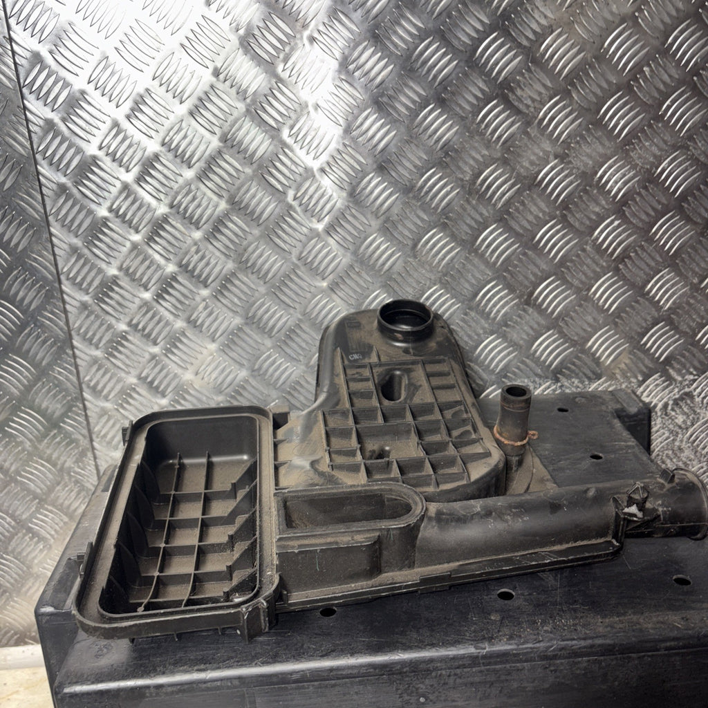 CITROEN CI AIR INTAKE FILTER BOX 17705-00010