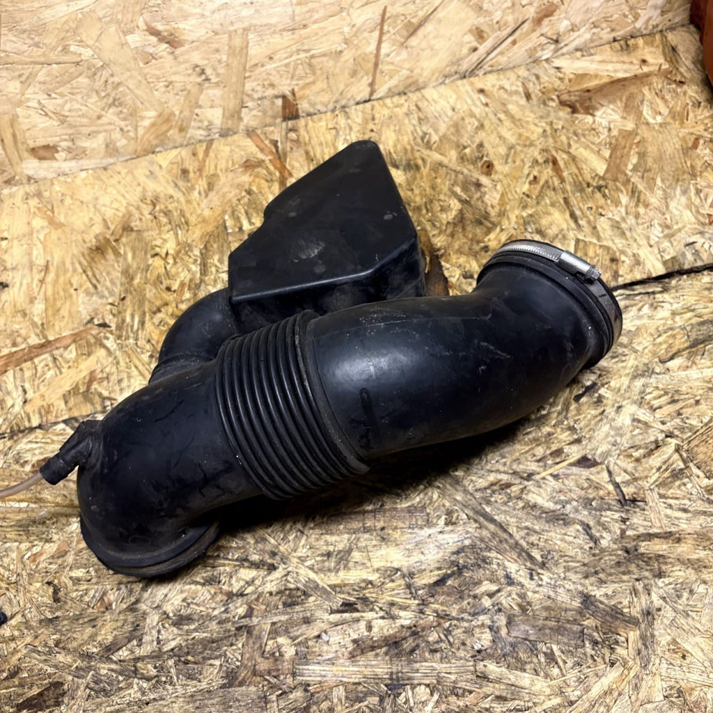 BMW X5 E53 4.4i 4.6is M62 Intake Boot Resonator 13717503375 7503375 7523726