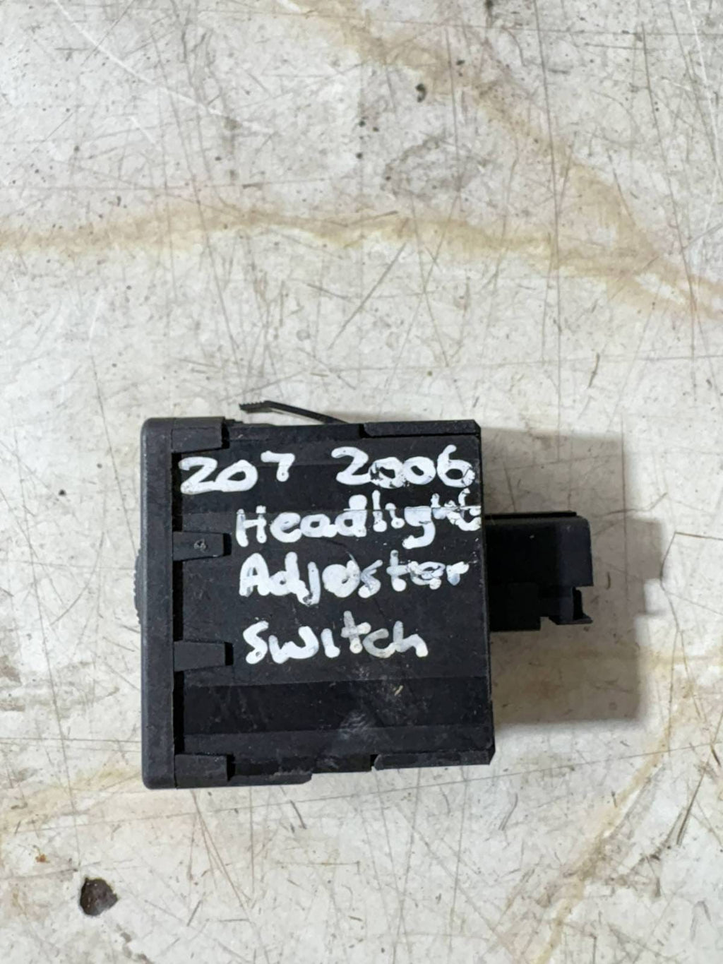 PEUGEOT 208 Mk1 2006 Headlight Headlamp Level Adjuster Switch 96384422