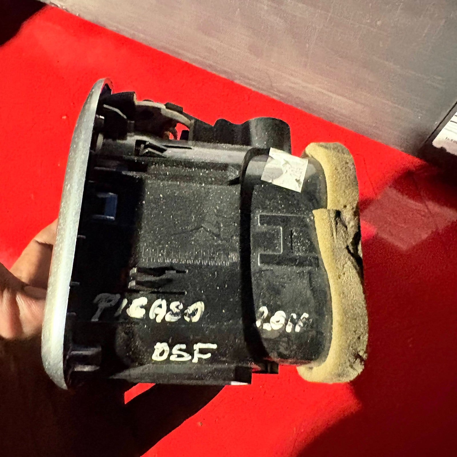 CITROEN C3 PICASSO 2011 DRIVERS SIDE FRONT AIR VENT