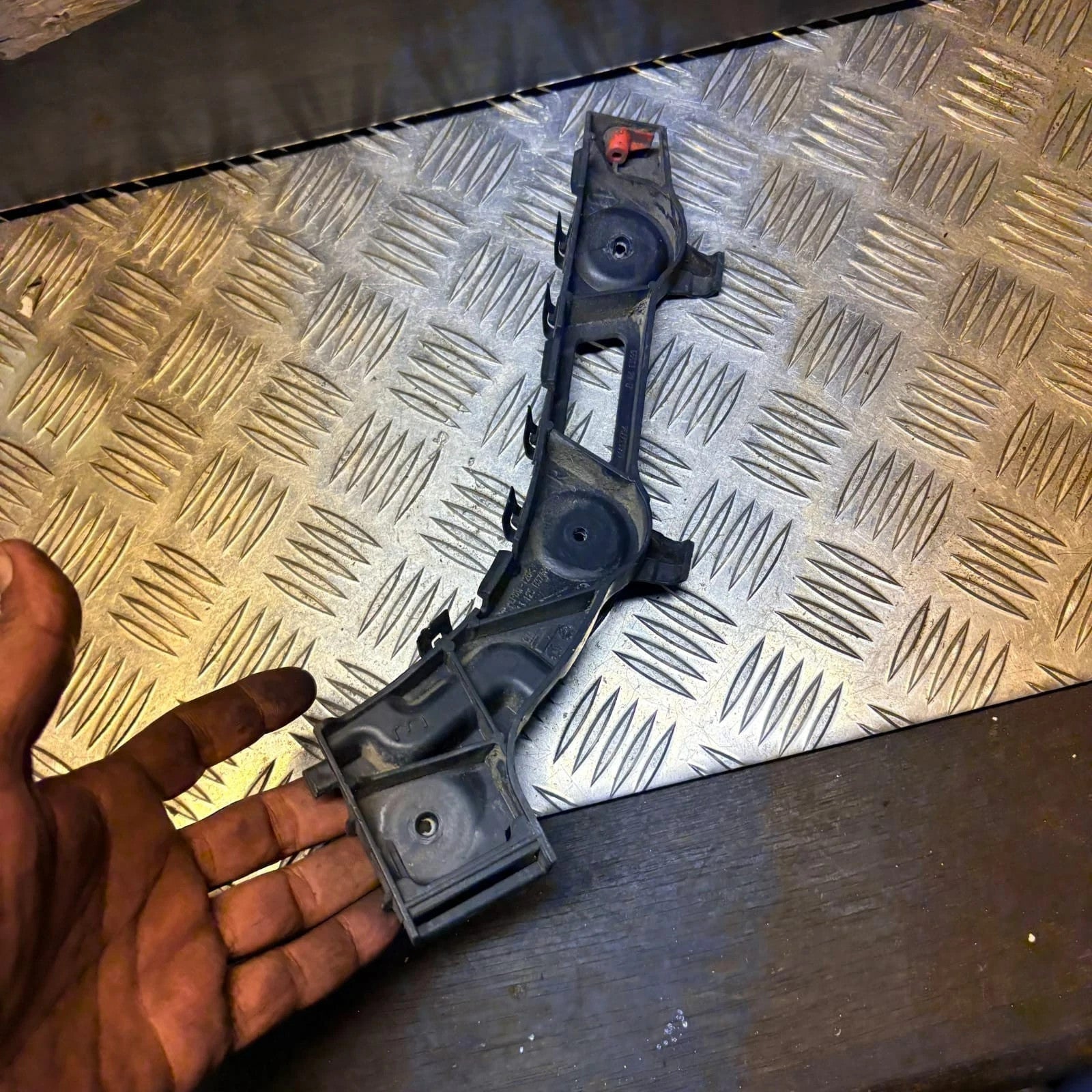 OPEL ZAFIRA A F75 Rear Right Bumper Bracket 13125037 28768624