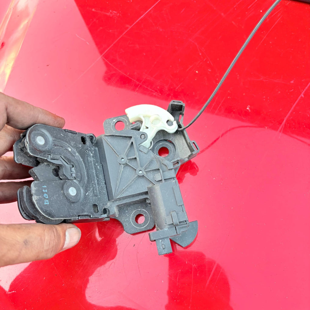 Audi TT/TTS 8J 2007-2014 Tailgate Boot Lid Lock Latch 8P4827505C