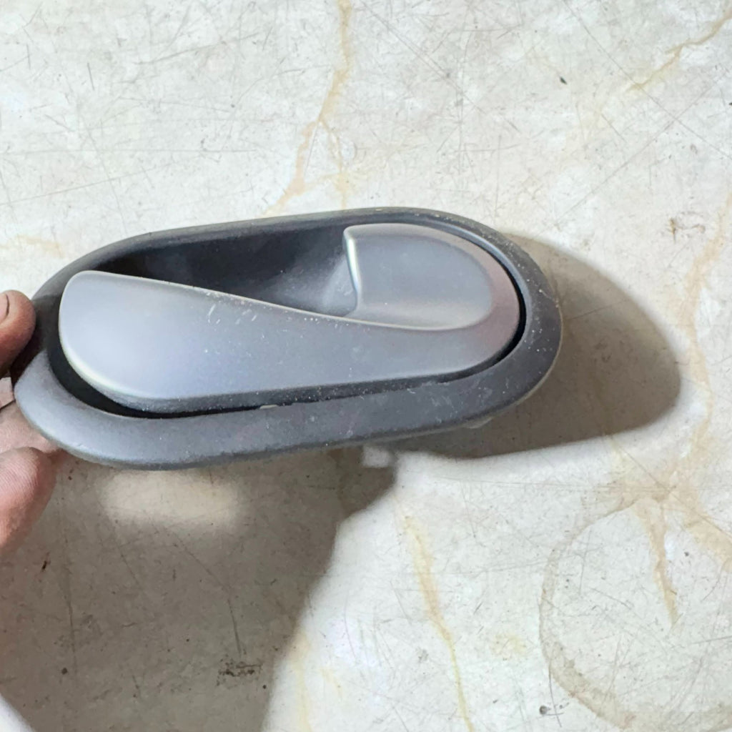 Renault Scenic 2005 Saloon Rear Right Door Interior Handle 5005500006