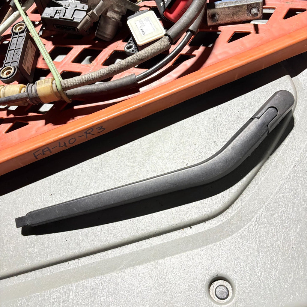 HYUNDAI i10 MK1 07-13 Rear Boot Tailgate Windscreen Wiper Arm 988110X000