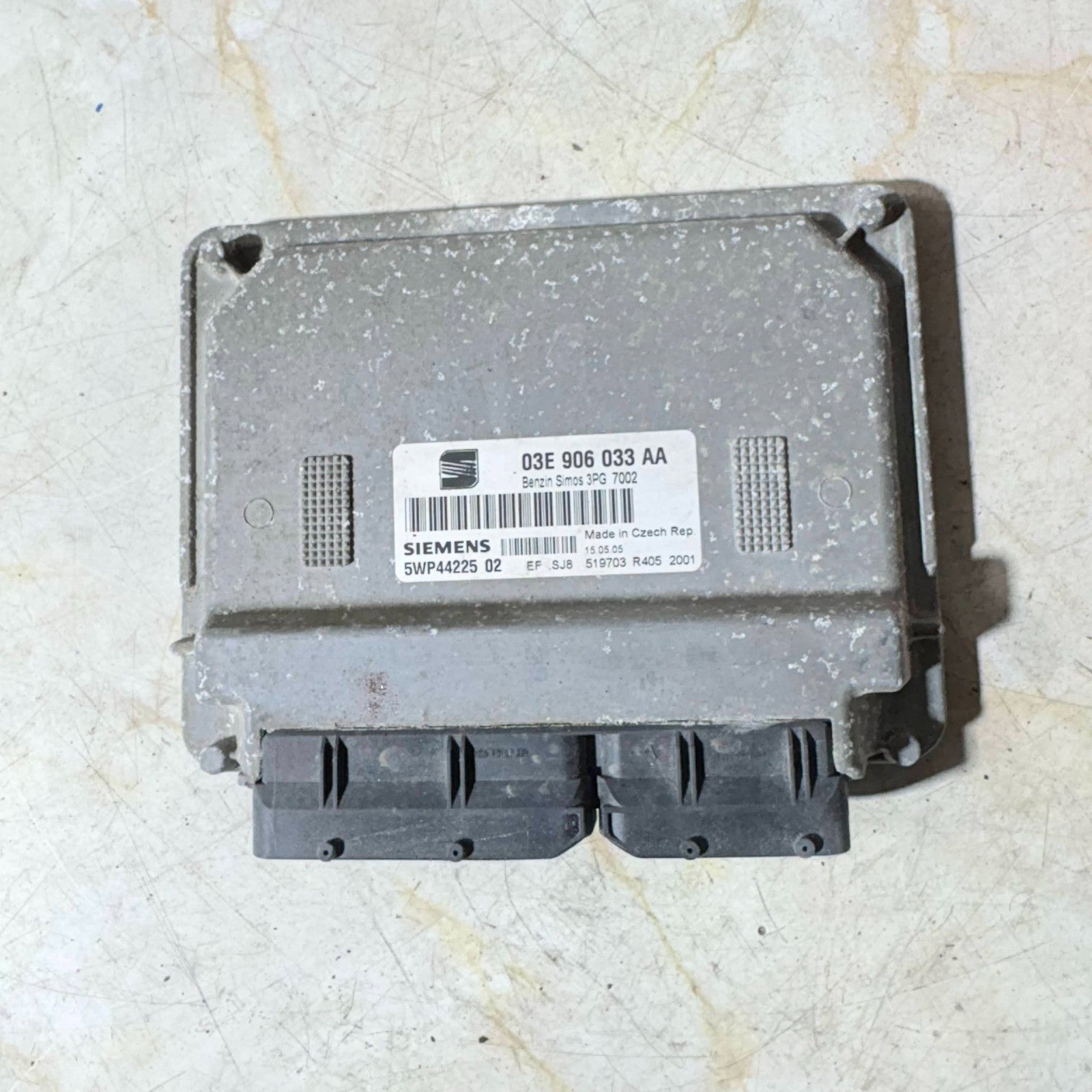 Seat Ibiza 2003 Engine Control Unit ECU 03E906033 AA