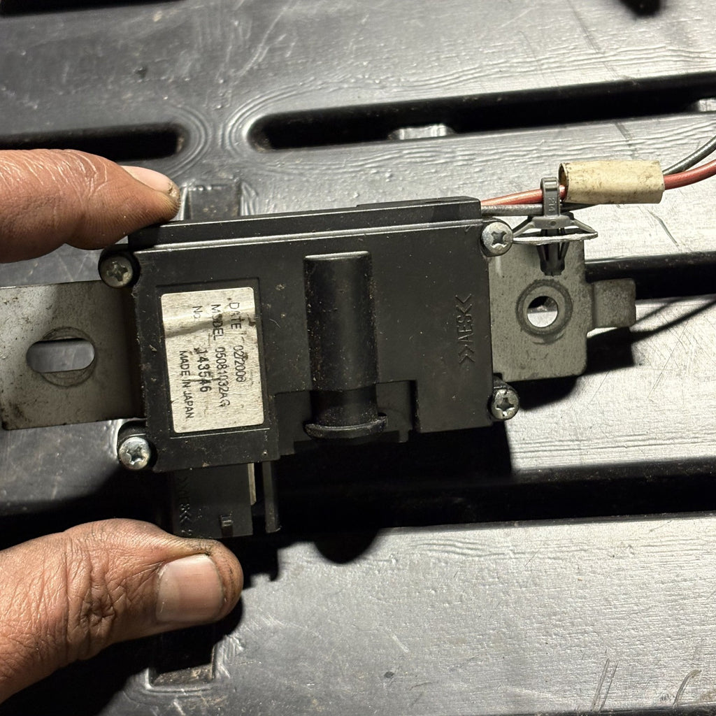 Chrysler 300C Touring 2005-2010 3.0 CRD Aerial Antenna Amplifier 05081032AG