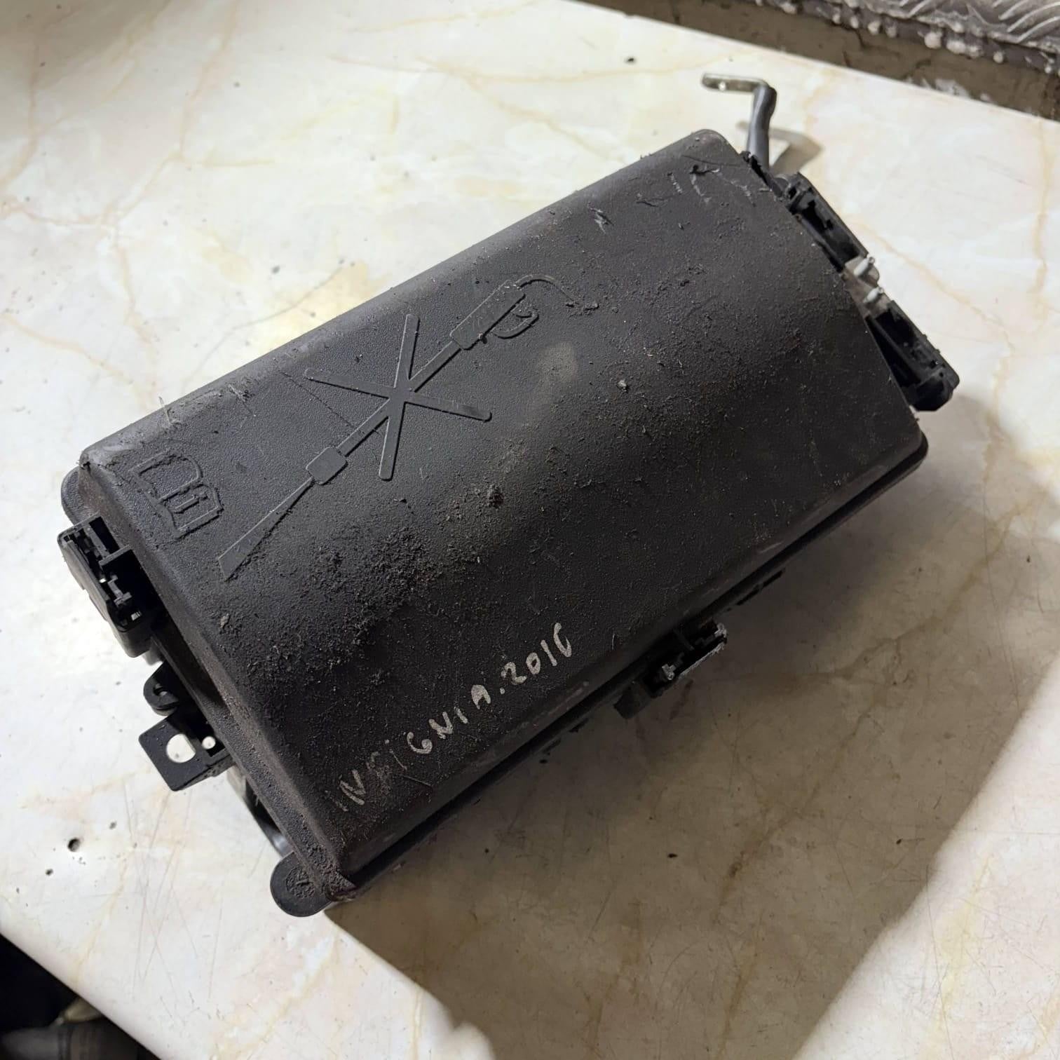 2016 VAUXHALL INSIGNIA 2.0 DIESEL ENGINE BAY FUSE BOX 13253551-02