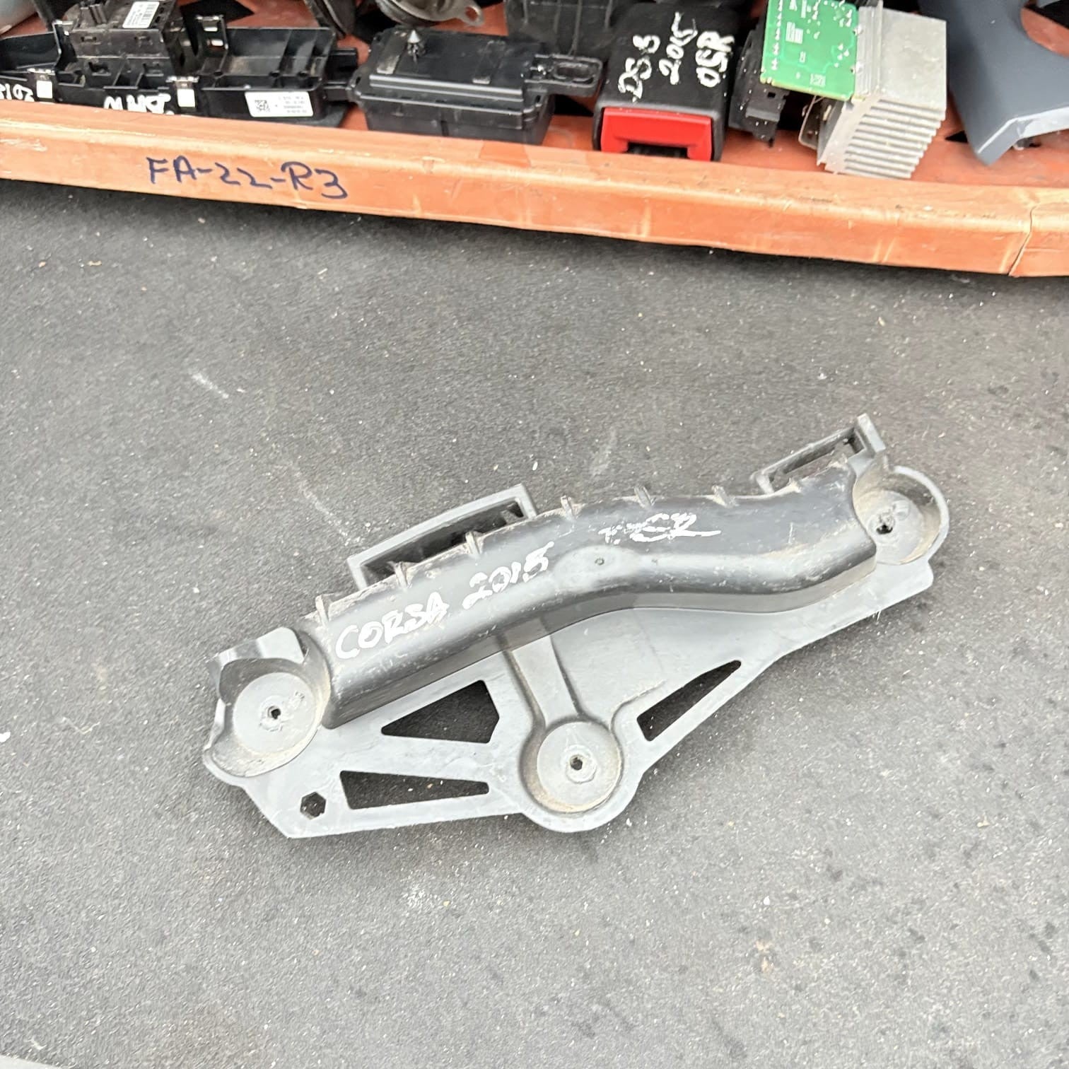Vauxhall Opel Corsa E 2015-2019 Rear Right Inner Bumper Guide Bracket 13399580