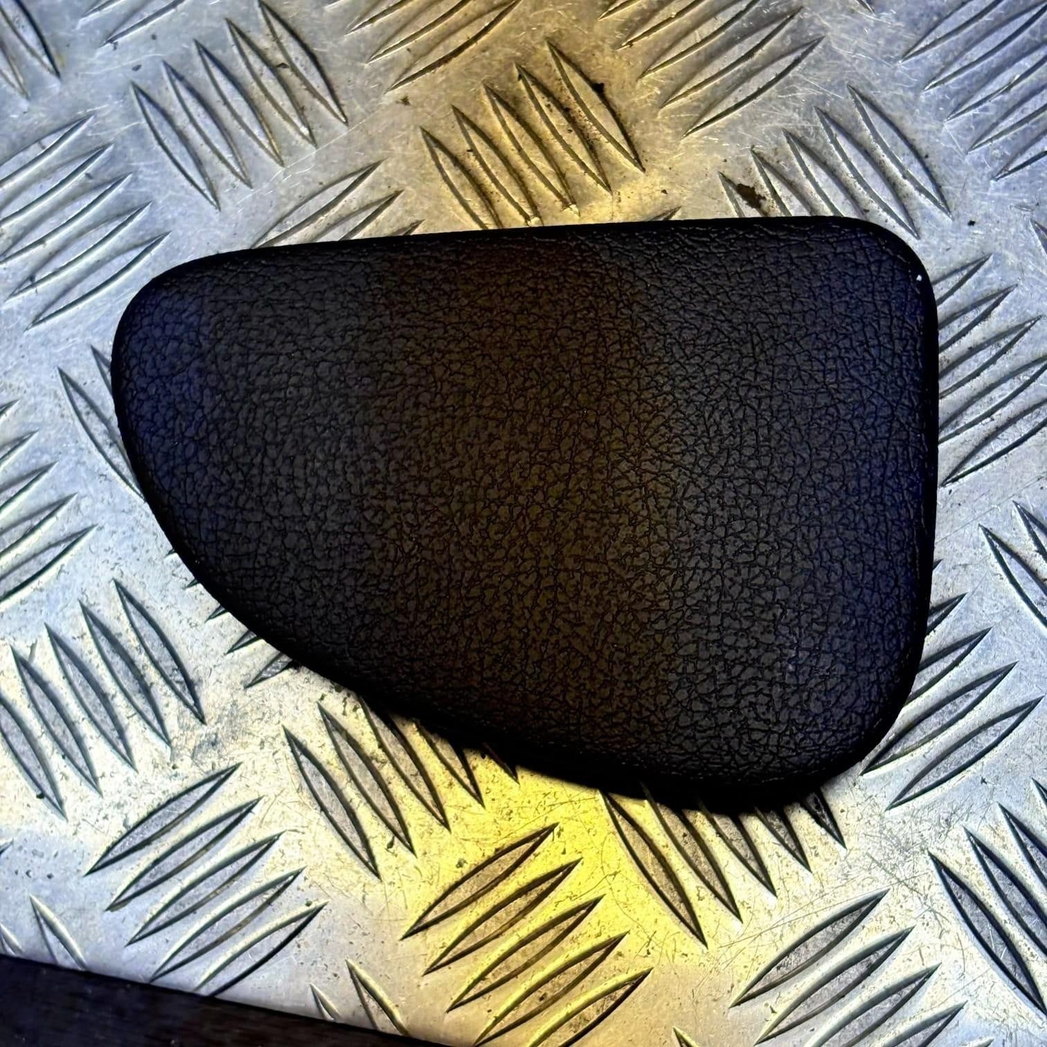 PEUGEOT 206CC 2006 PASSENGER SIDE NEARSIDE DASH END TRIMCOVER 9624270877