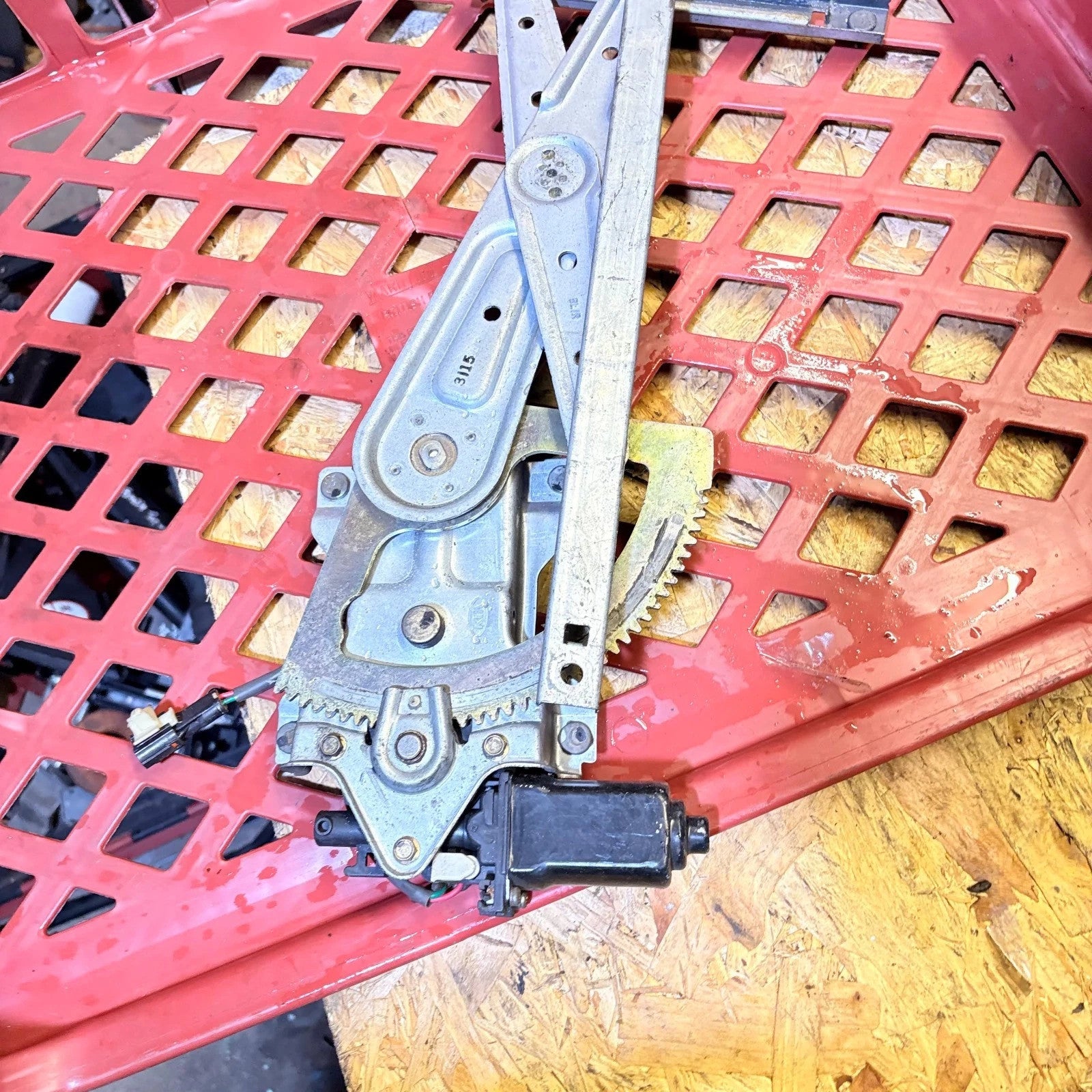 KIA SORENTO 2003-2009 O/S Rear Driver Window Regulator